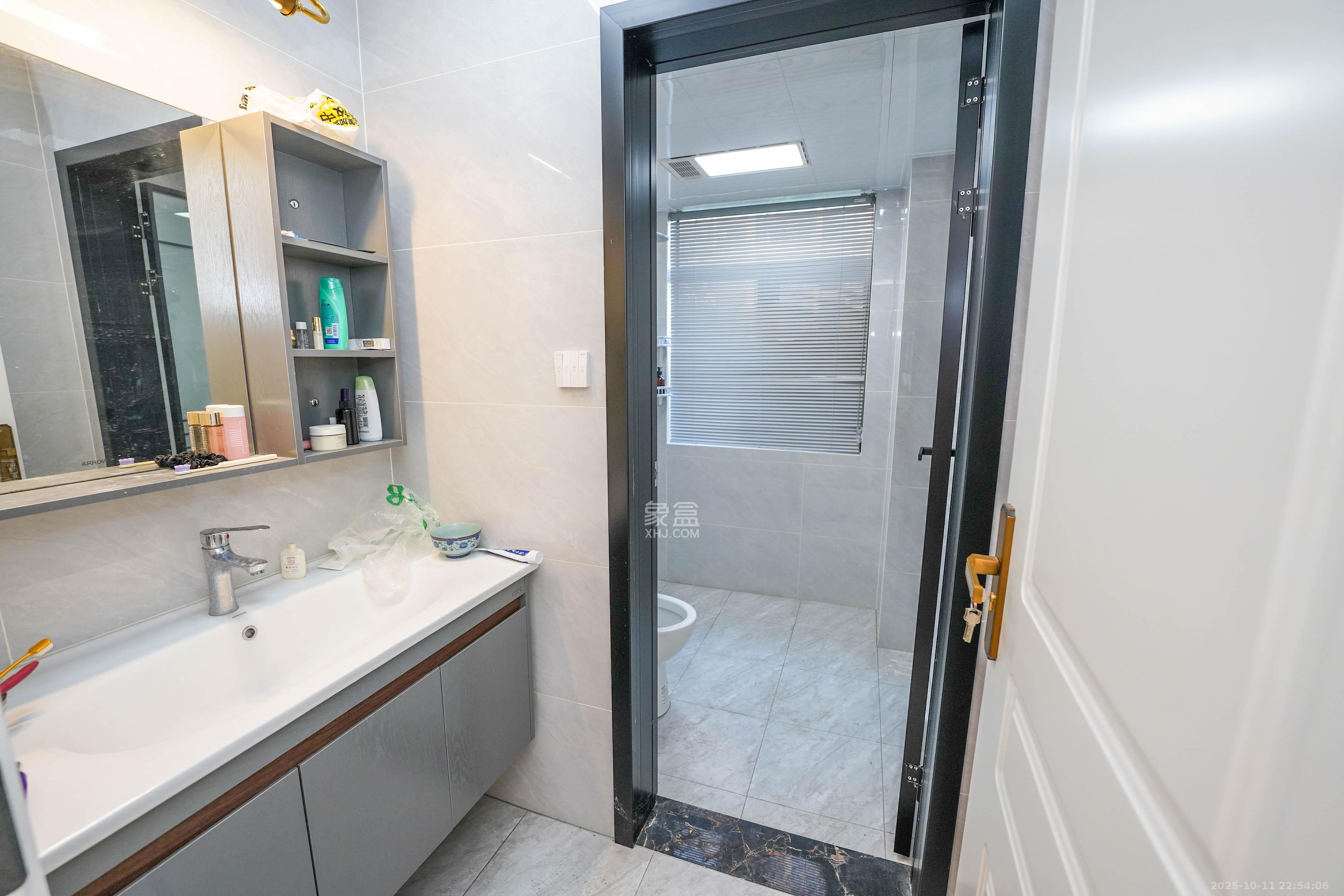 和美星城 3室2厅2卫 102.0万 和美星城 3室2厅2卫 102.0万卫生间