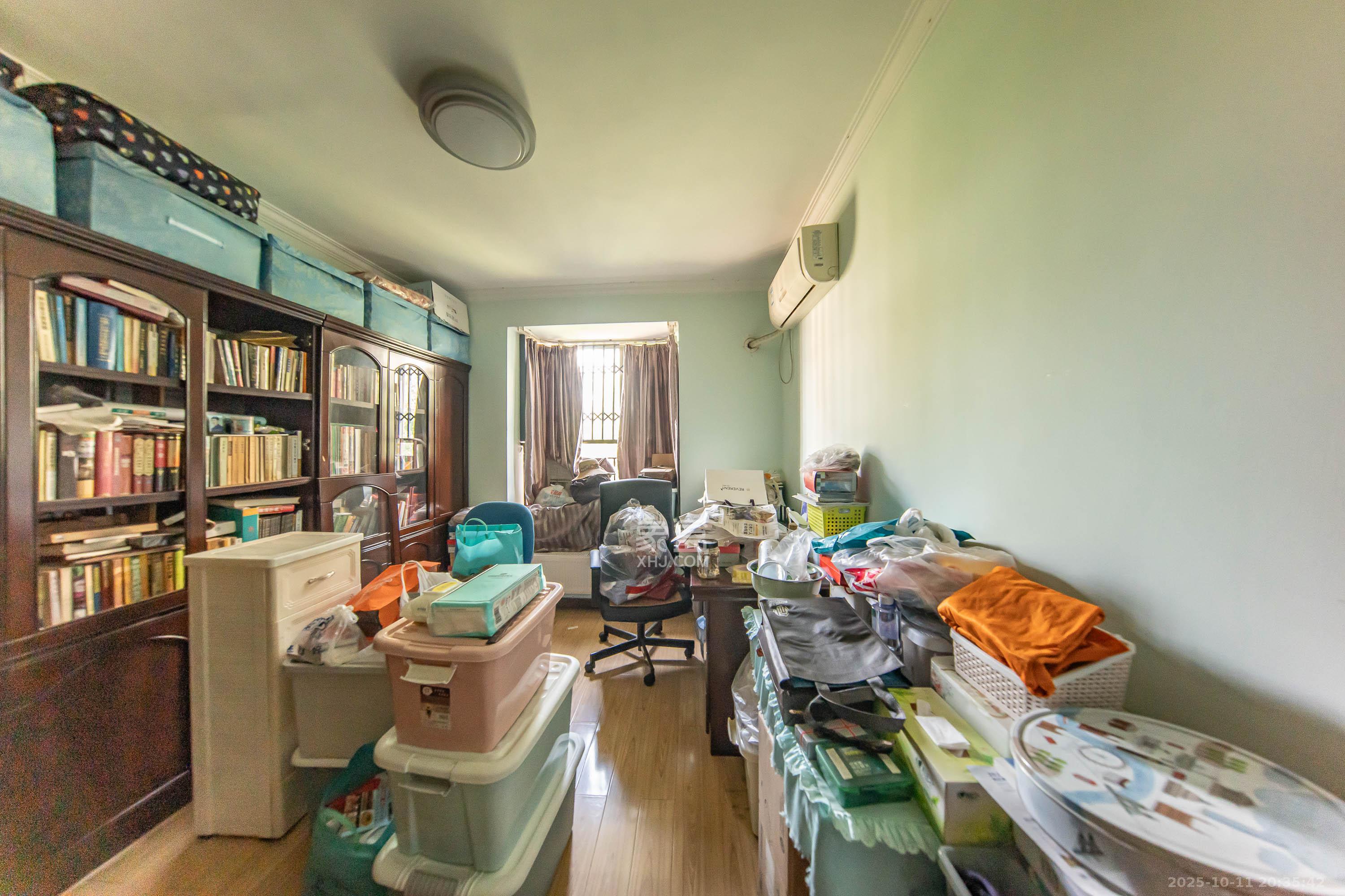 江山帝景雅典  4室2厅2卫    130.0万卧室