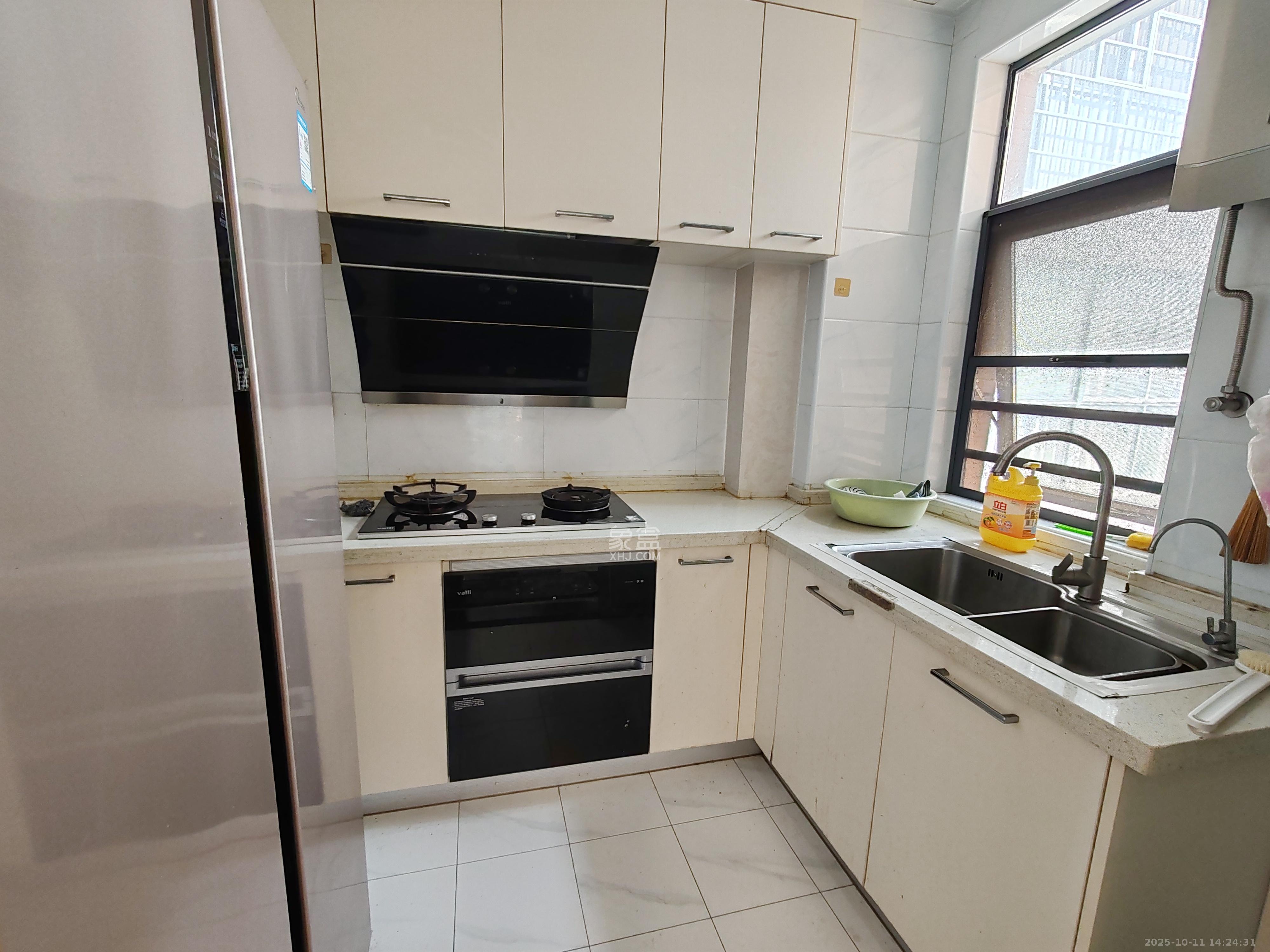 新景未来城 1室0厅0卫 1500.0元/月 新景未来城 1室0厅0卫 1500.0元/月室内图