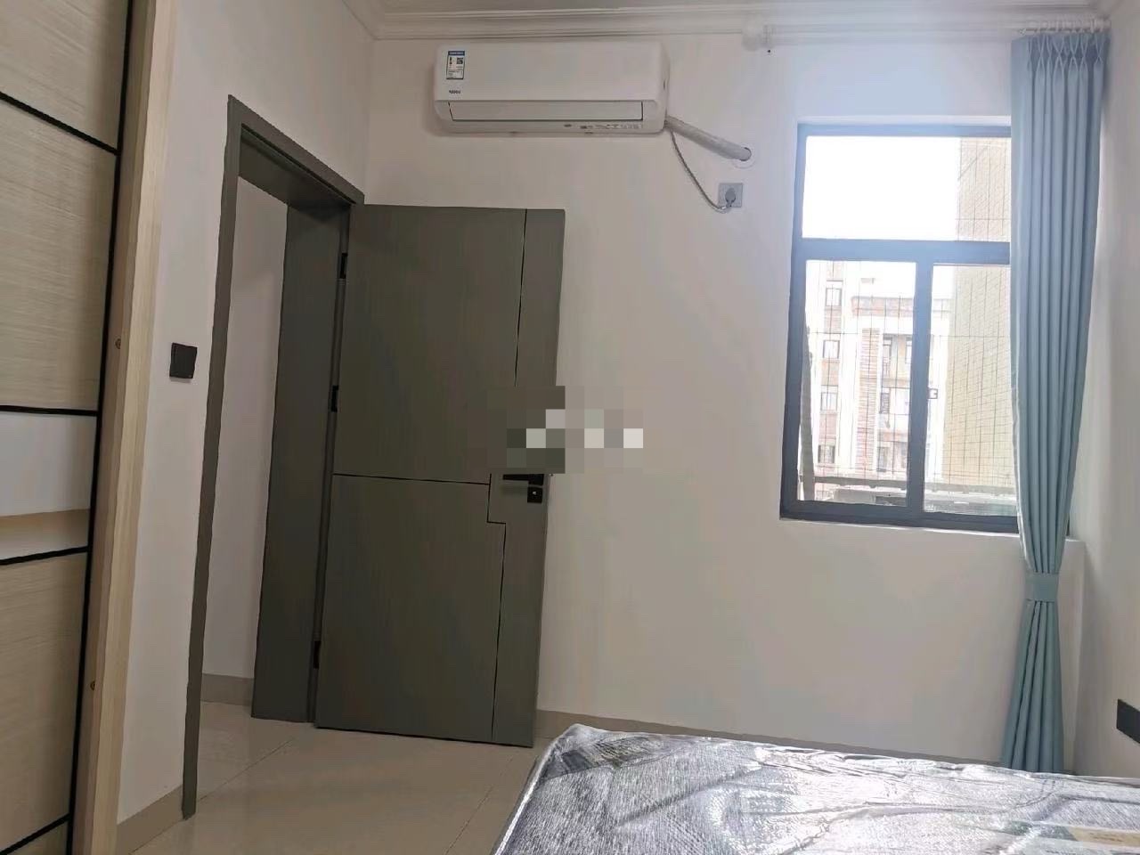 新桥花园  3室2厅2卫    2200.0元/月室内图