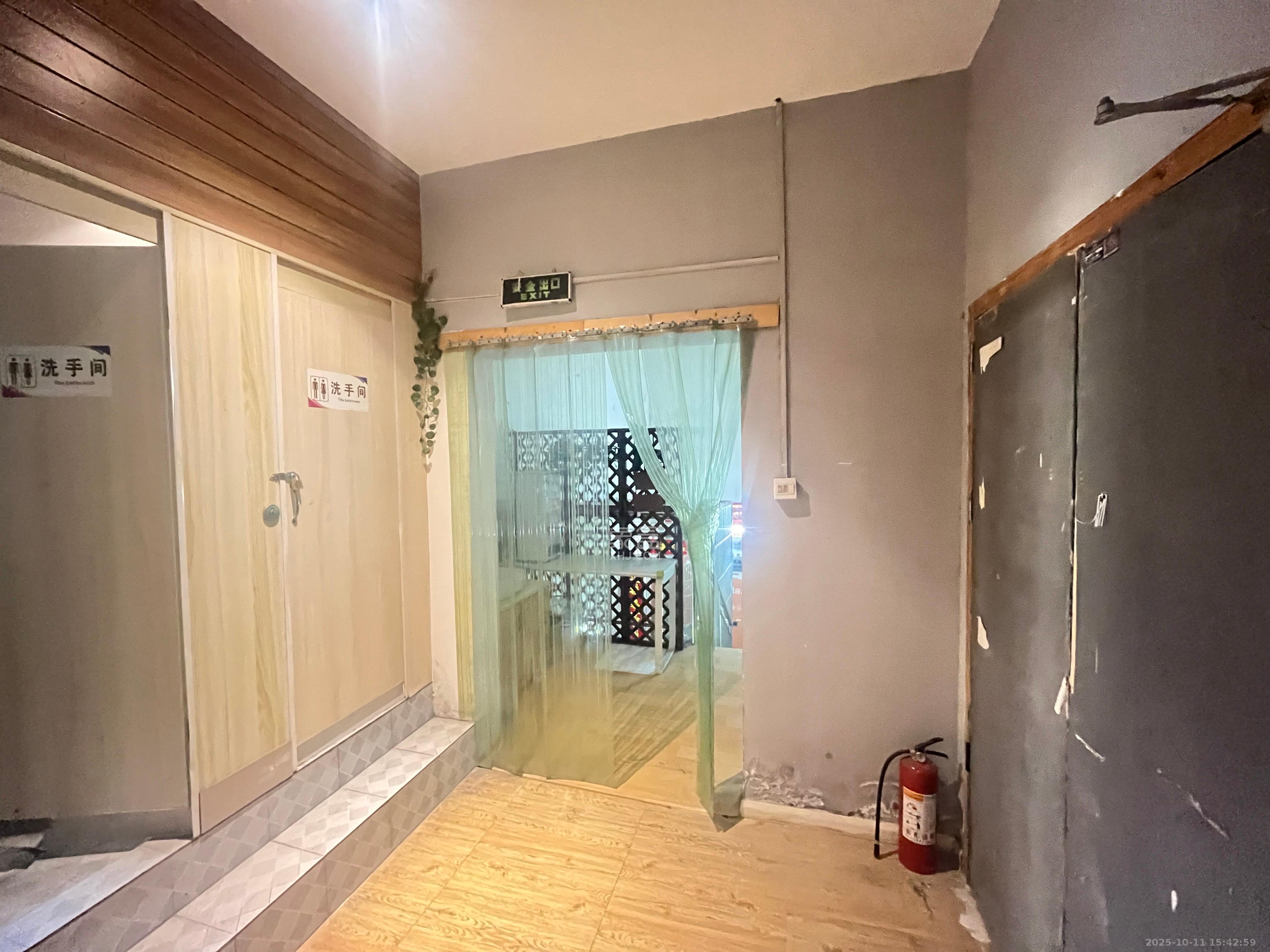 银轩铭誉（四海怡家）  5室1厅1卫    4500.0元/月室内图