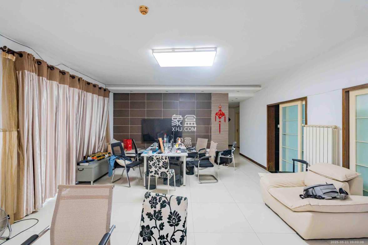 华盛新外滩 4室2厅2卫 5200.0元/月 华盛新外滩 4室2厅2卫 5200.0元/月室内图