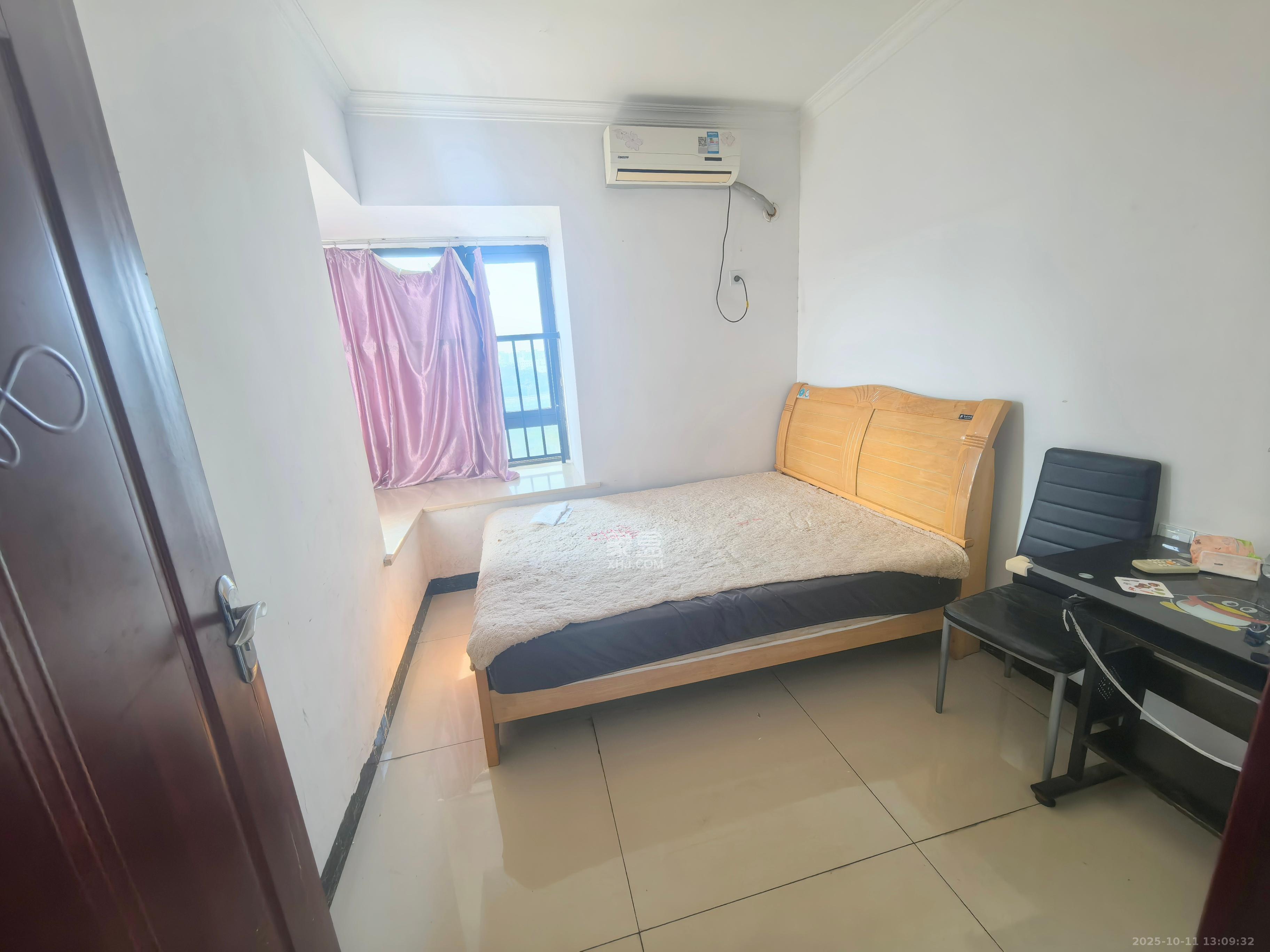 中信凯旋蓝岸（中信新城三期）  3室2厅1卫    1900.0元/月室内图