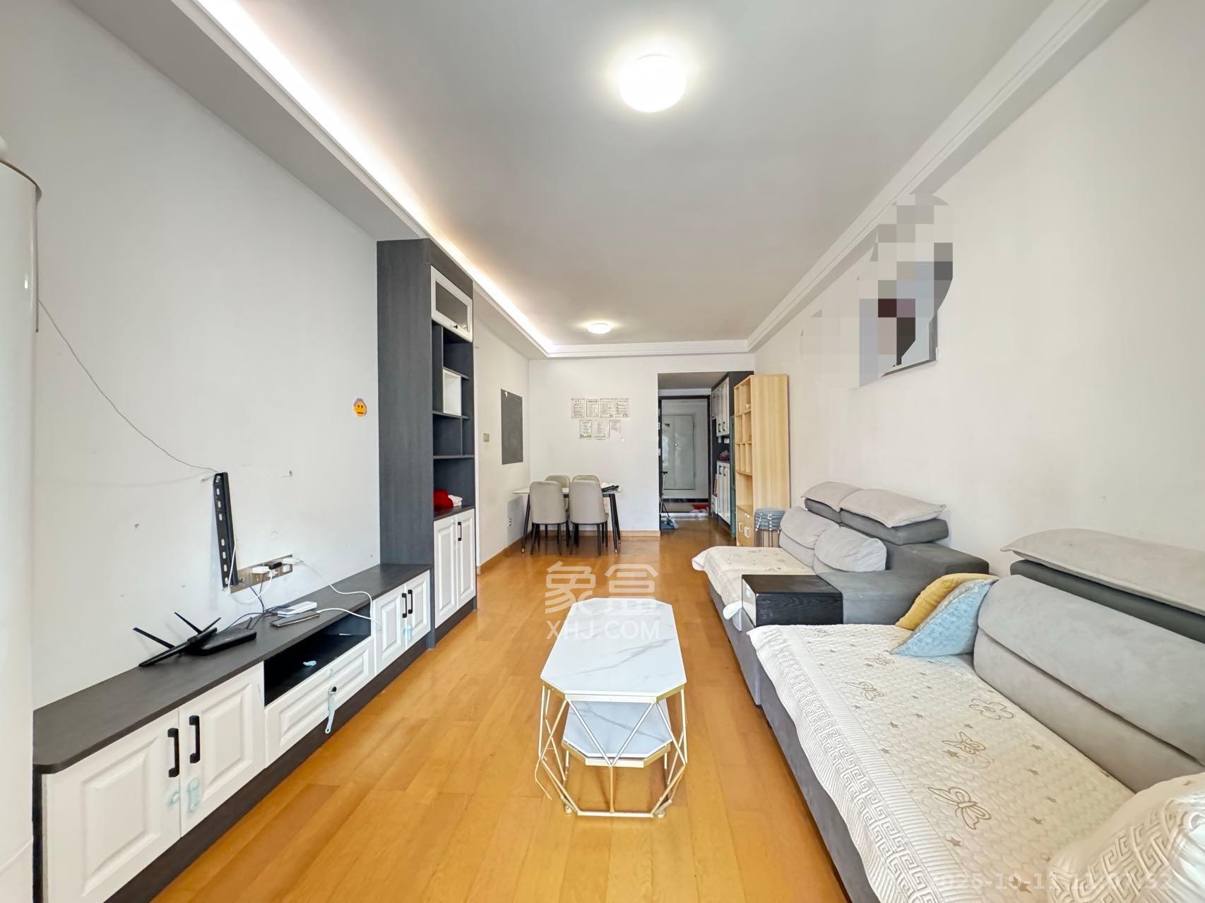 阳光城尚东湾青柠园  3室2厅1卫    2500.0元/月 阳光城尚东湾青柠园  3室2厅1卫    2500.0元/月室内图