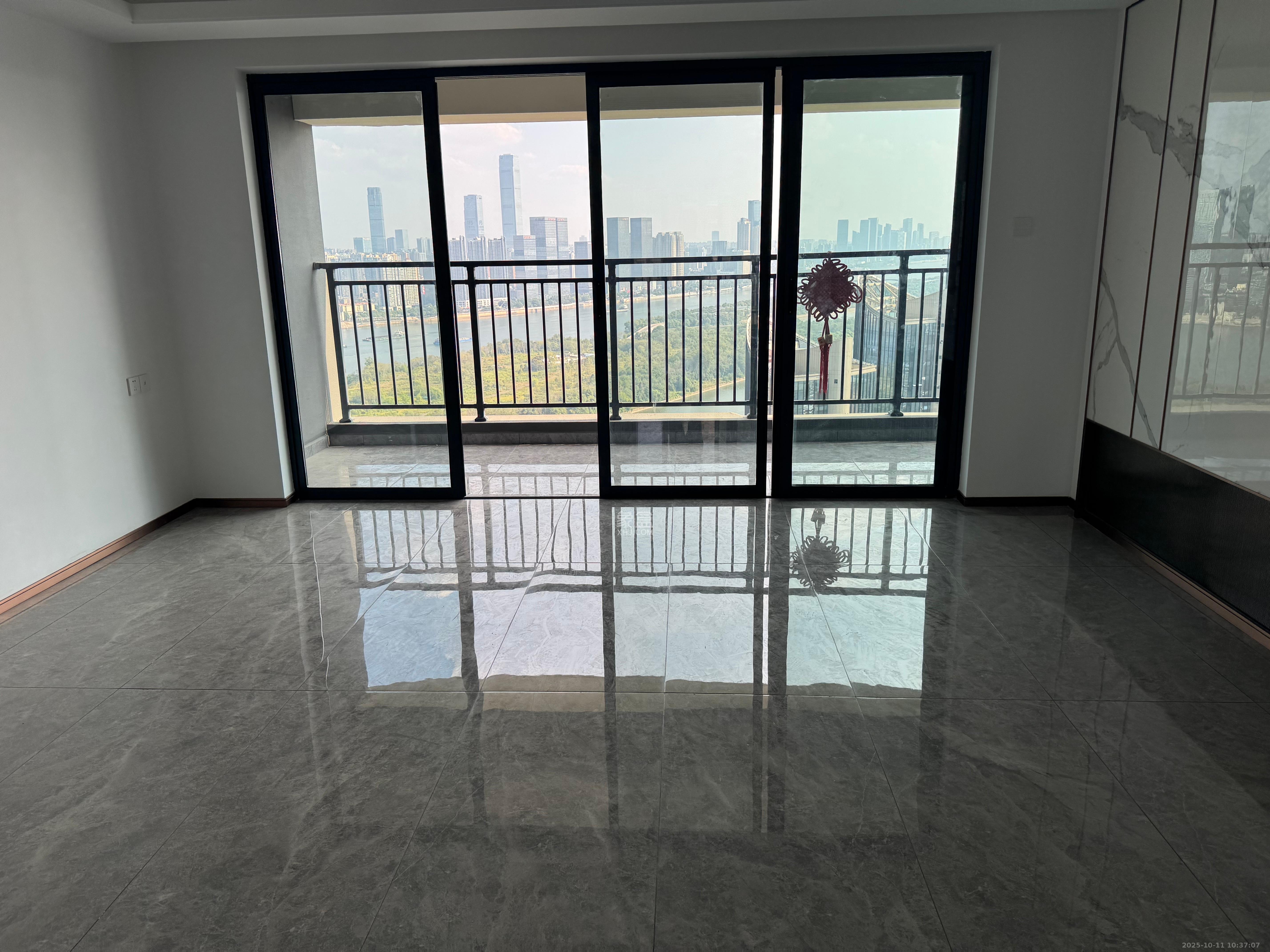 滨江府1913  4室2厅3卫    8800.0元/月 滨江府1913  4室2厅3卫    8800.0元/月室内图