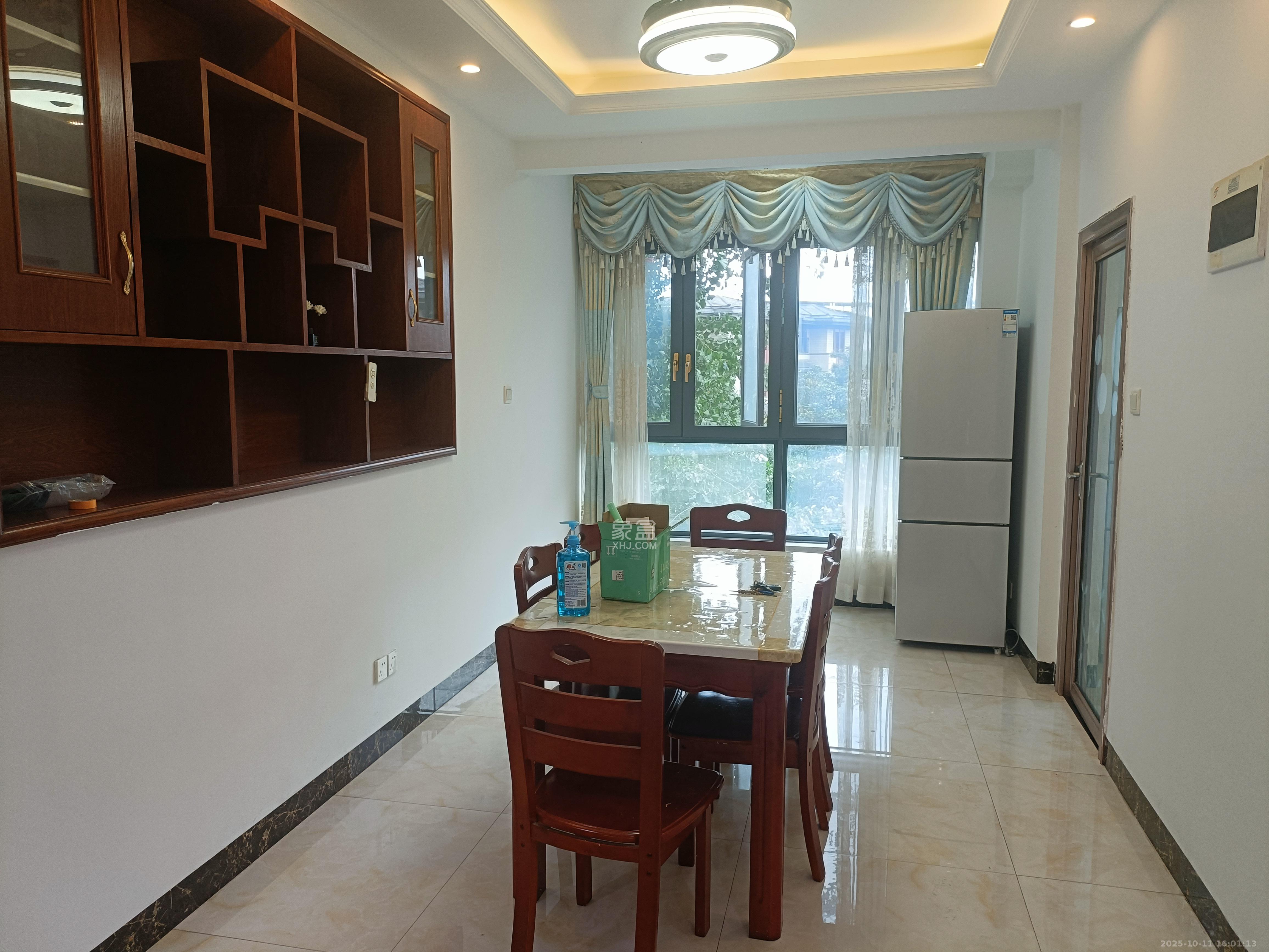 五矿万境水岸  3室2厅1卫    2000.0元/月