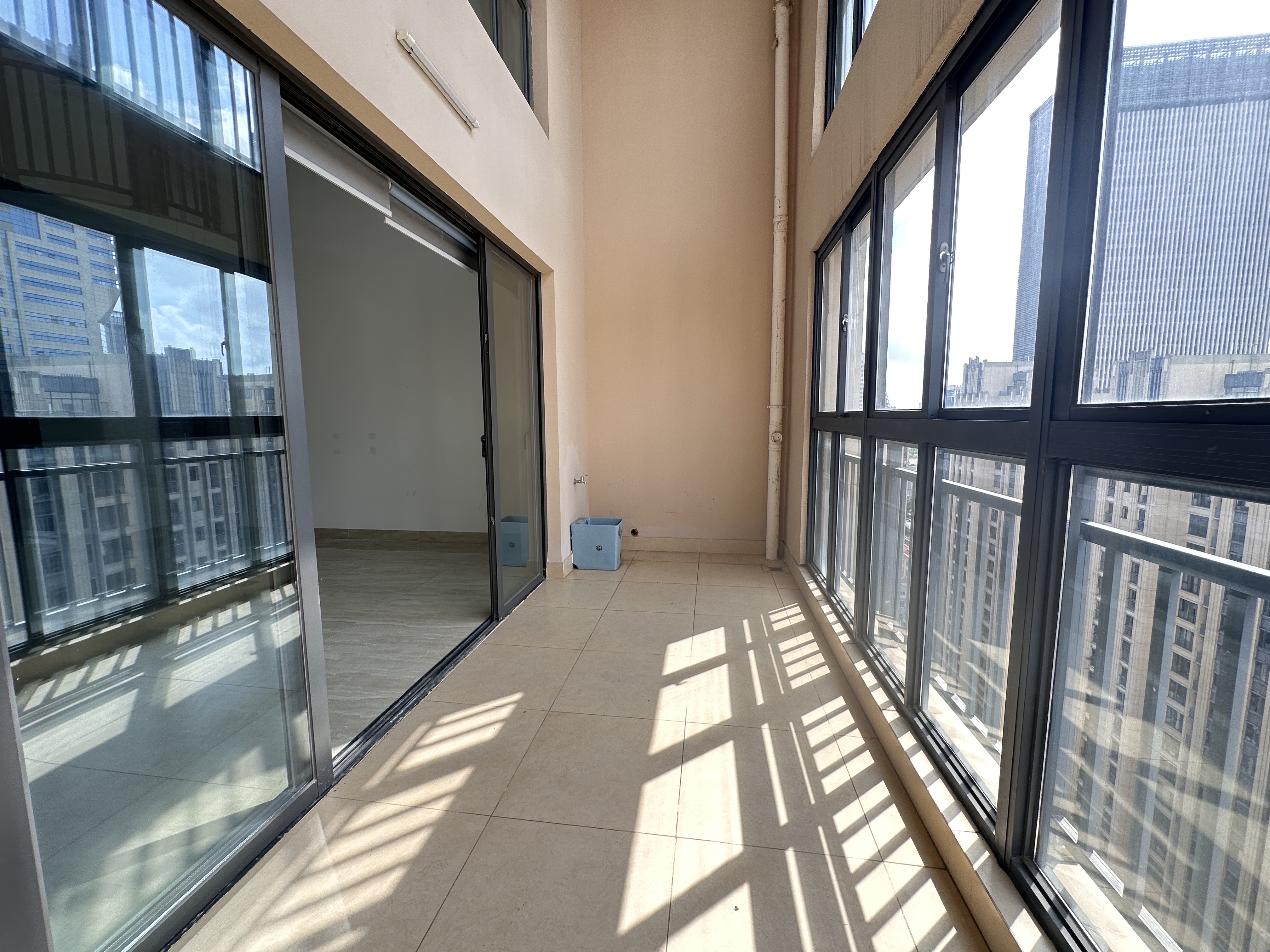 海航豪庭北苑 7室2厅4卫 13000.0元/月 海航豪庭北苑 7室2厅4卫 13000.0元/月室内图