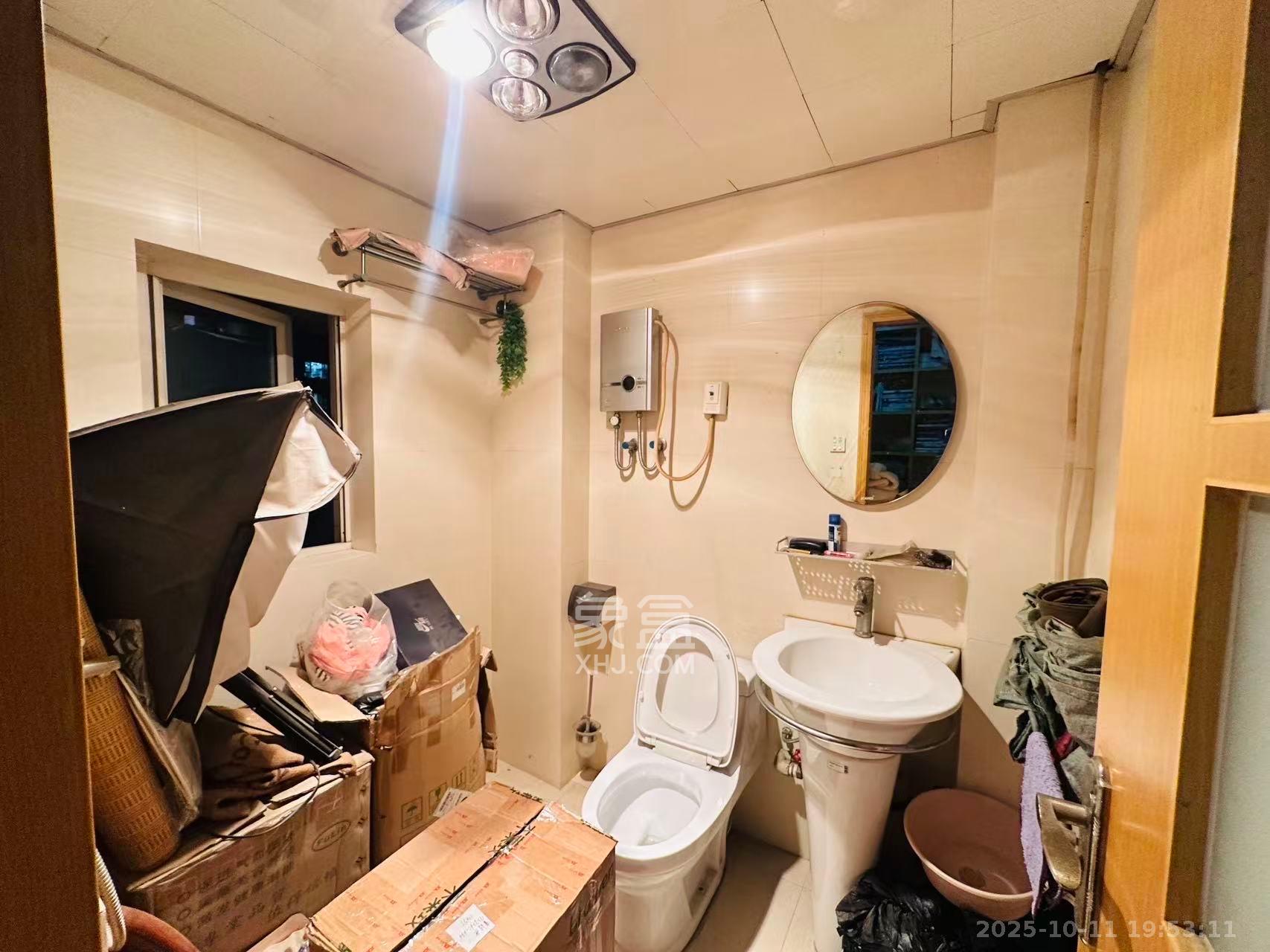 华新花苑 3室2厅2卫 2000.0元/月 华新花苑 3室2厅2卫 2000.0元/月室内图