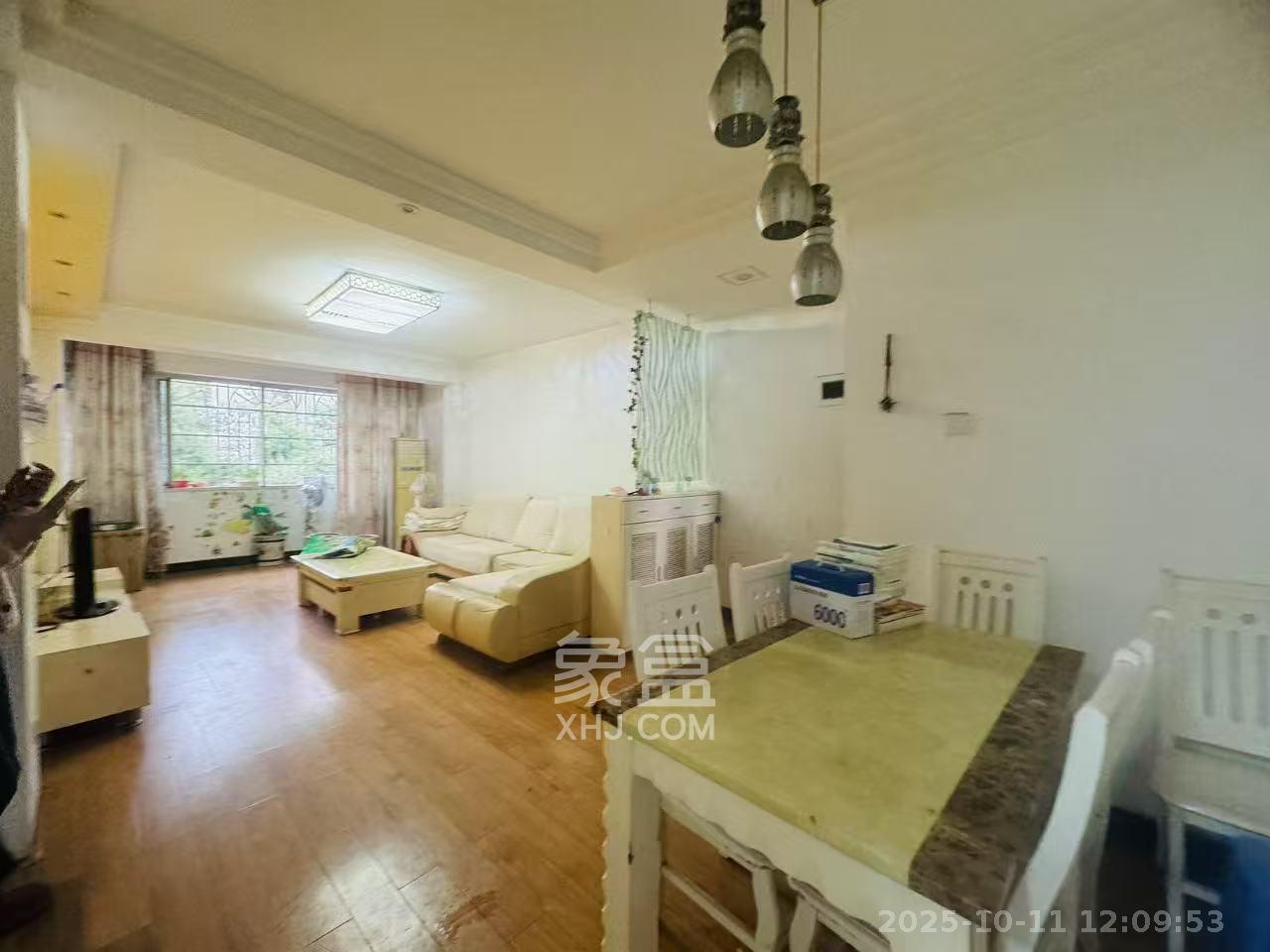 湘樟园小区(湘樟家园)  2室1厅1卫    1600.0元/月 湘樟园小区(湘樟家园)  2室1厅1卫    1600.0元/月室内图