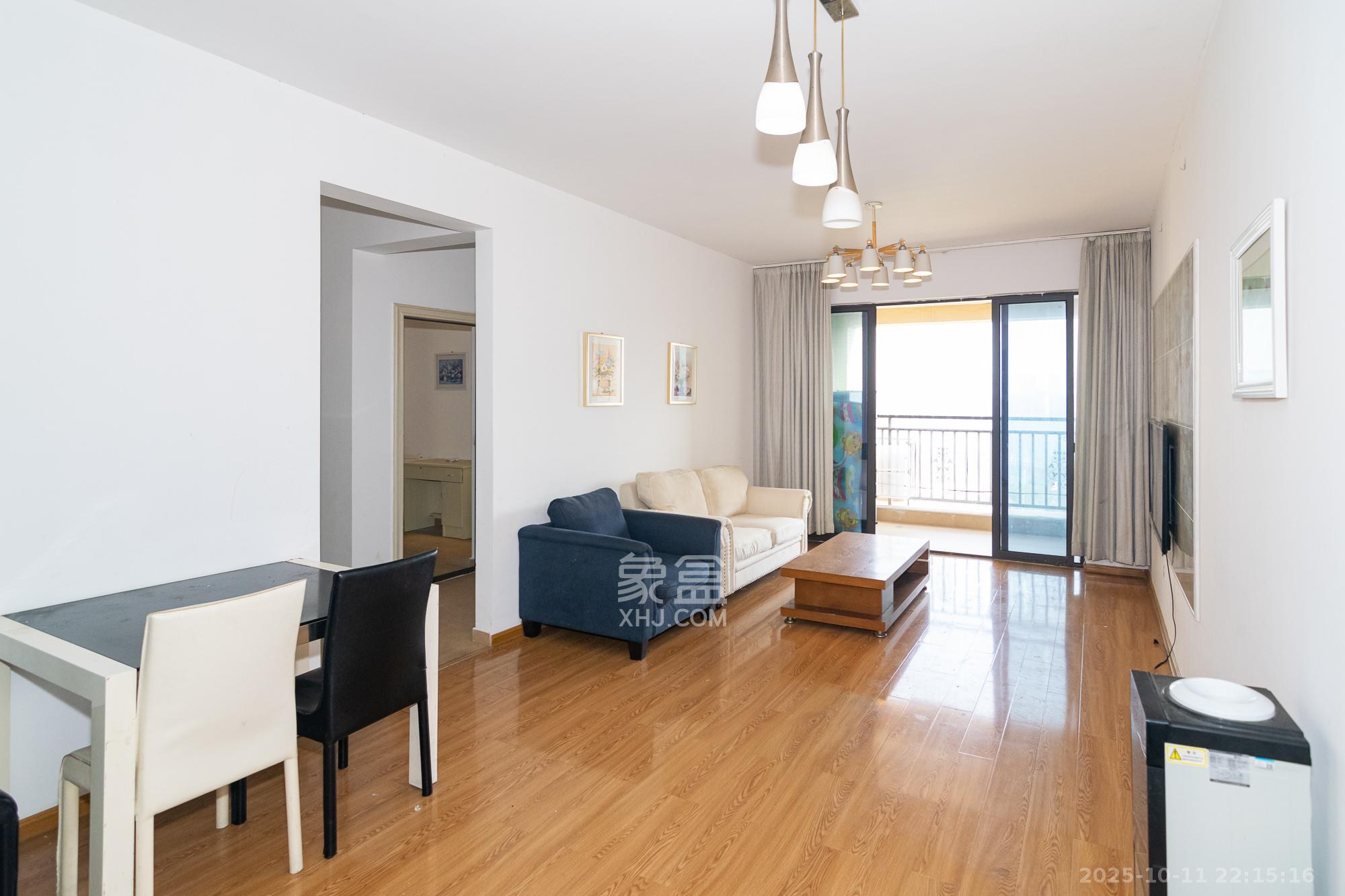 湖南报业文化城(米地亚家园) 3室1厅1卫 50.0万 湖南报业文化城(米地亚家园) 3室1厅1卫 50.0万客厅