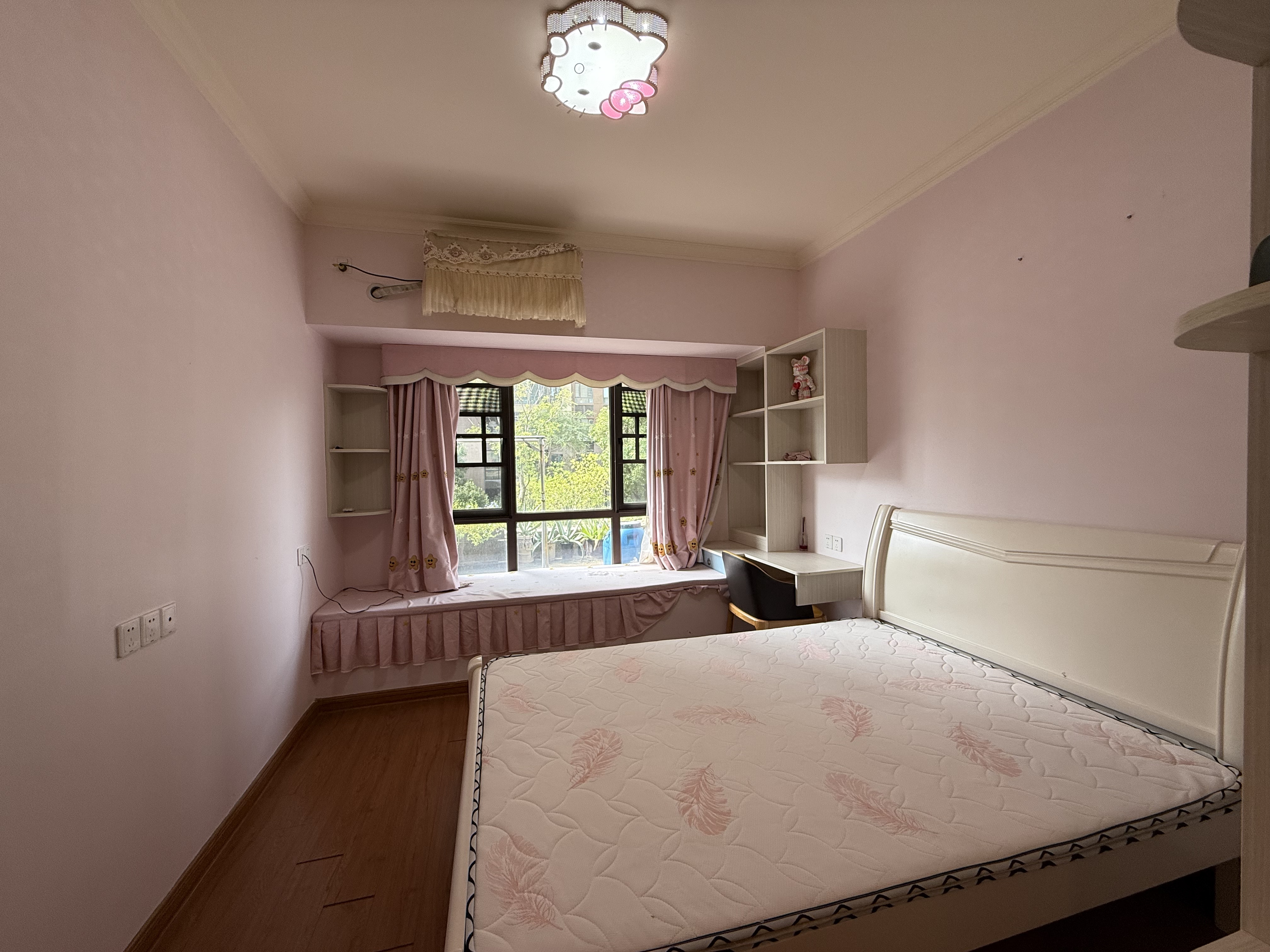 碧桂园豪园 4室2厅2卫 2000.0元/月 碧桂园豪园 4室2厅2卫 2000.0元/月室内图