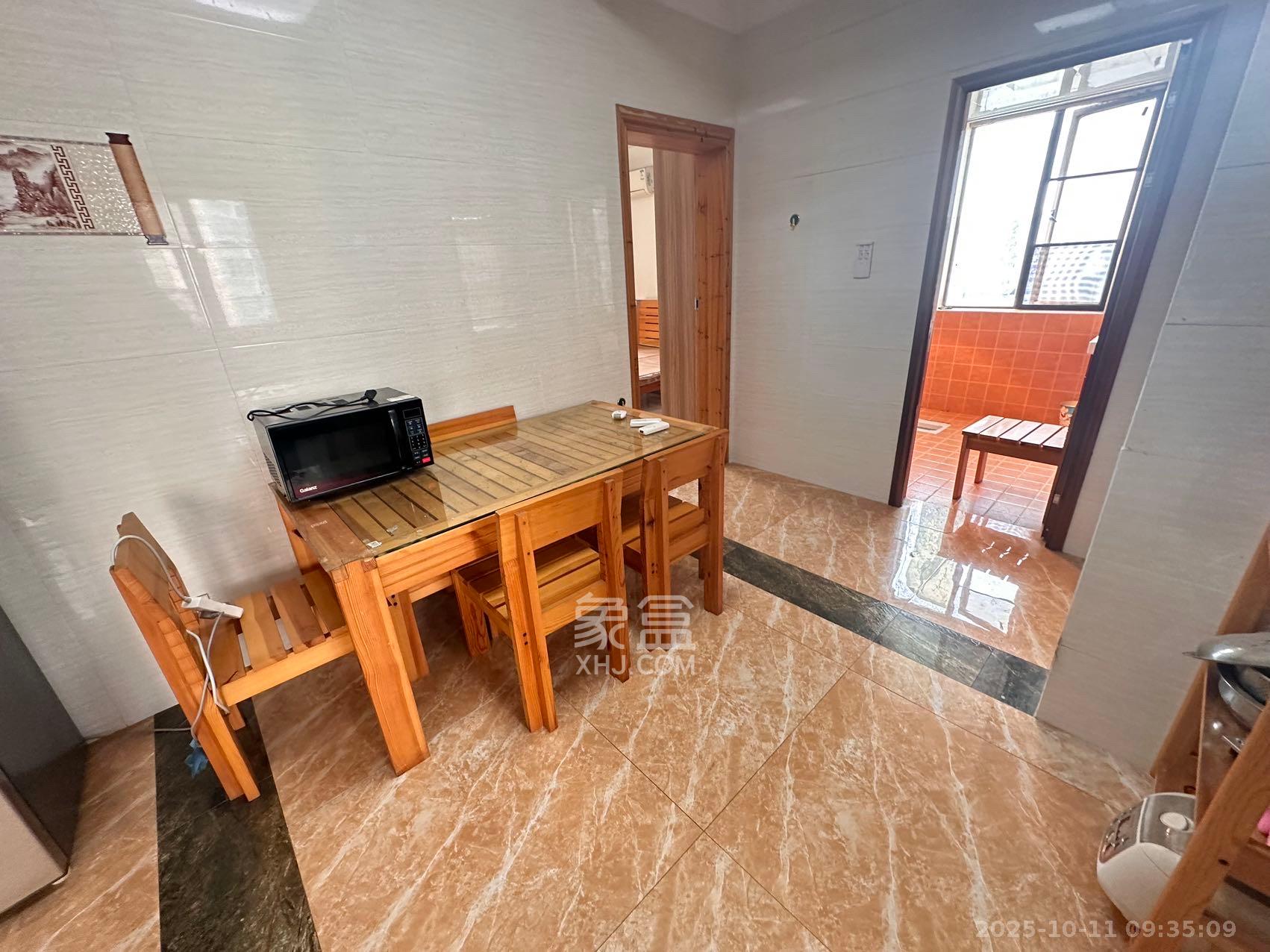 德庆水韵山城  2室1厅1卫    1600.0元/月 德庆水韵山城  2室1厅1卫    1600.0元/月室内图