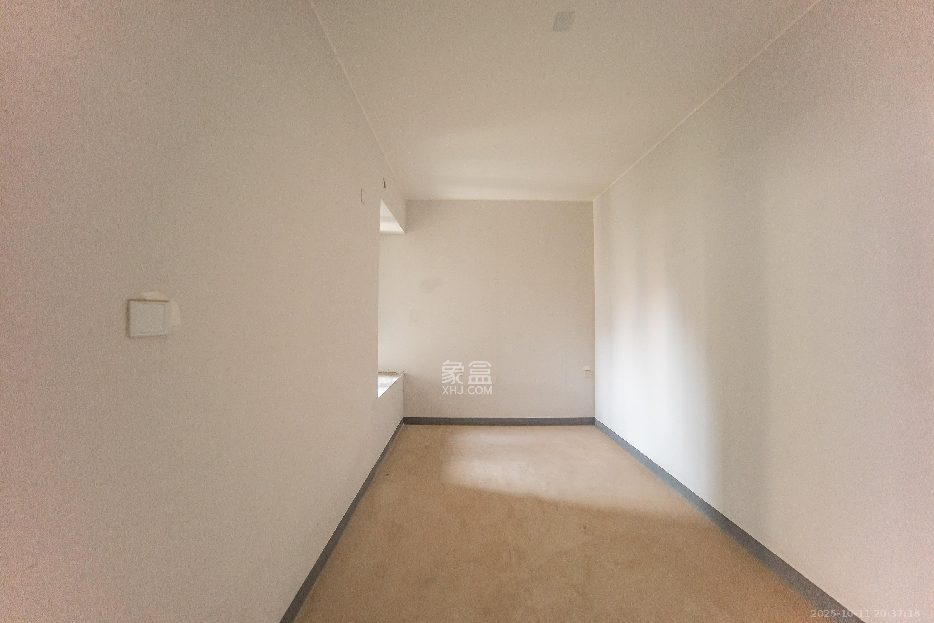 建投象山国际  6室2厅4卫    300.0万 建投象山国际  6室2厅4卫    300.0万卧室