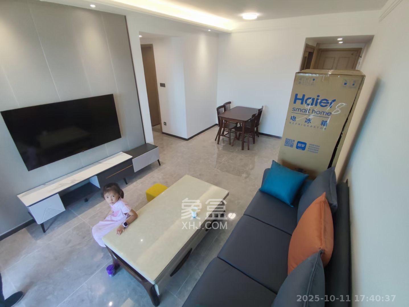 招商华发依云曦城 3室2厅2卫 2400.0元/月 招商华发依云曦城 3室2厅2卫 2400.0元/月室内图