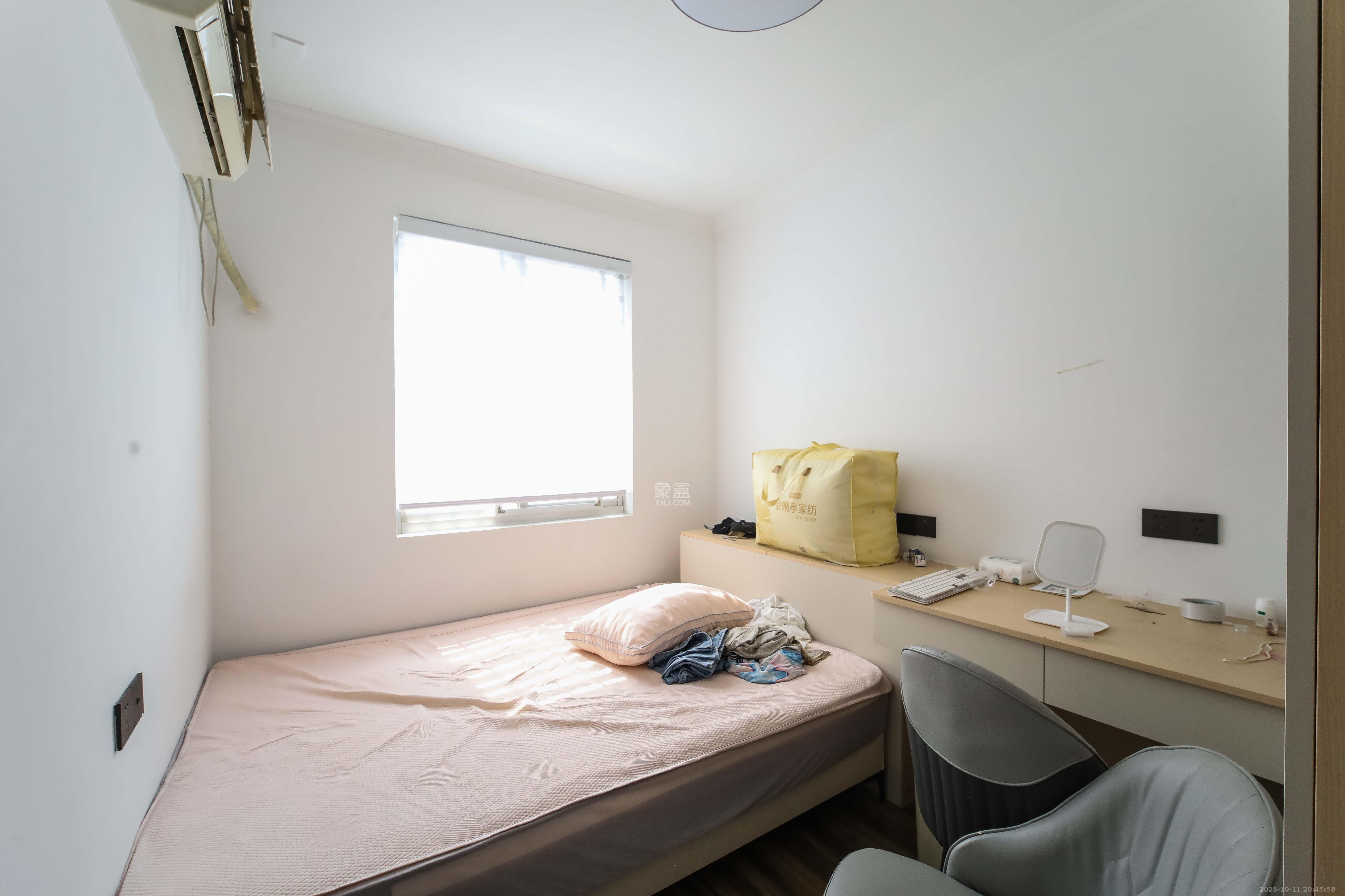 高桥现代商贸城  3室2厅2卫    88.0万卧室