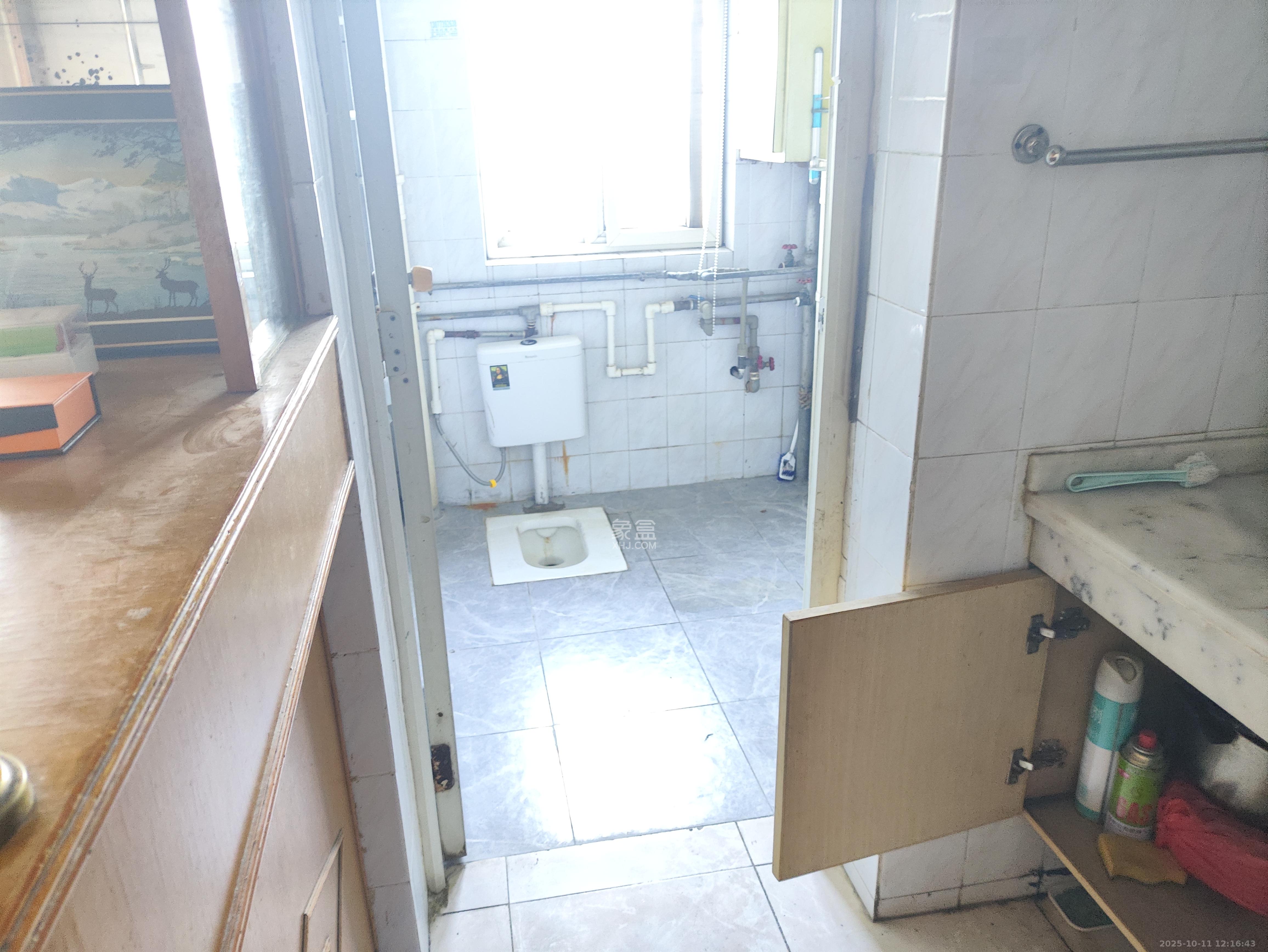 省政府机关二院 3室2厅1卫 3200.0元/月 省政府机关二院 3室2厅1卫 3200.0元/月室内图