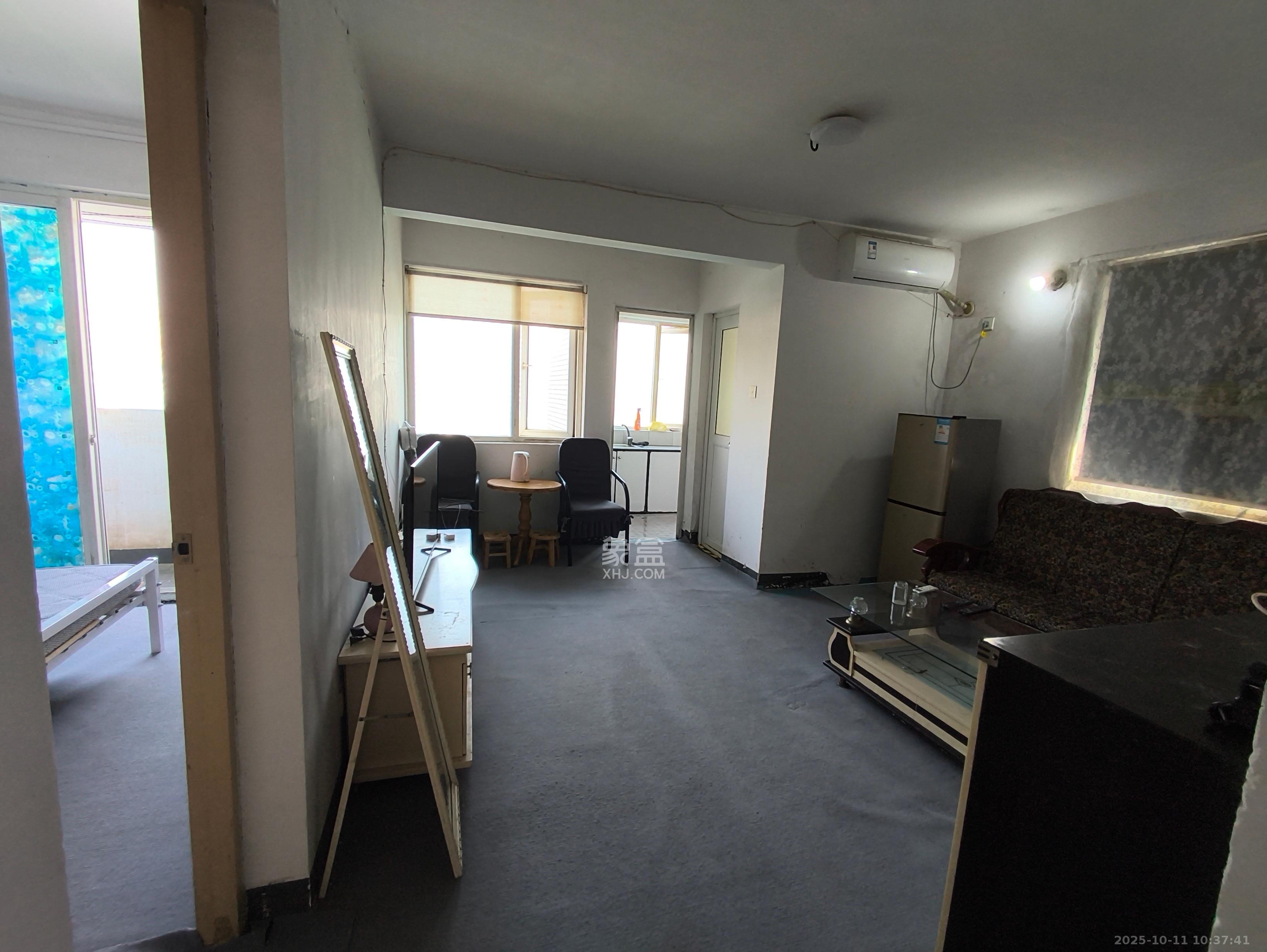 长房凤凰佳园 1室1厅1卫 1100.0元/月 长房凤凰佳园 1室1厅1卫 1100.0元/月室内图