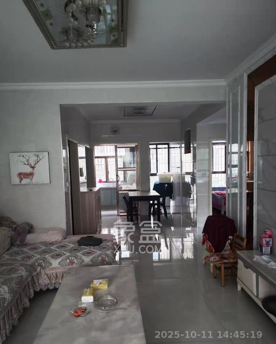 富鑫源 2室2厅1卫 1500.0元/月 富鑫源 2室2厅1卫 1500.0元/月室内图