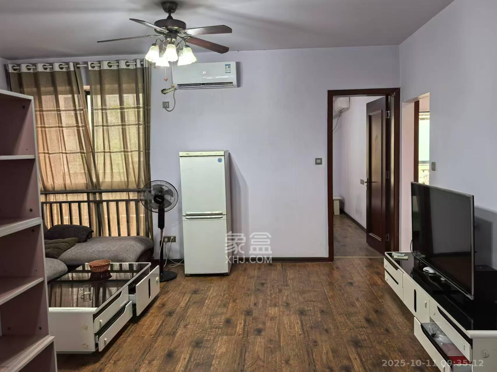 鑫远湘府逸园  3室2厅1卫    2000.0元/月室内图