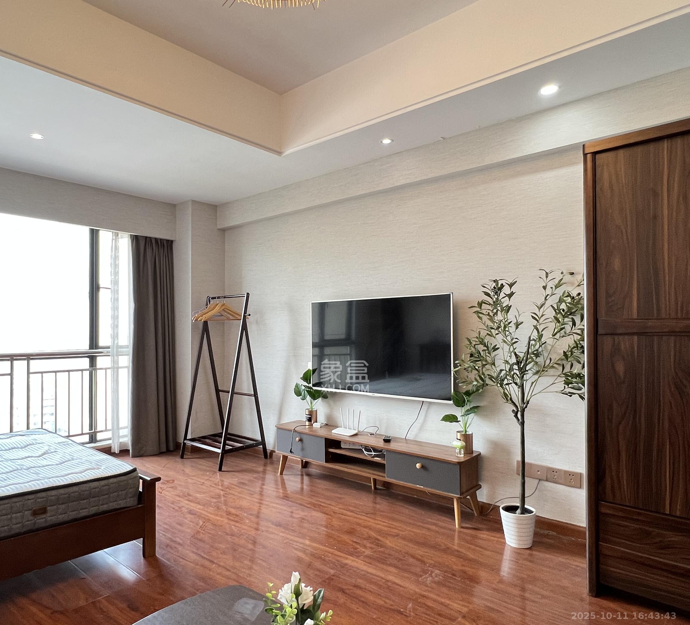 五一钻界  1室1厅1卫    2200.0元/月室内图