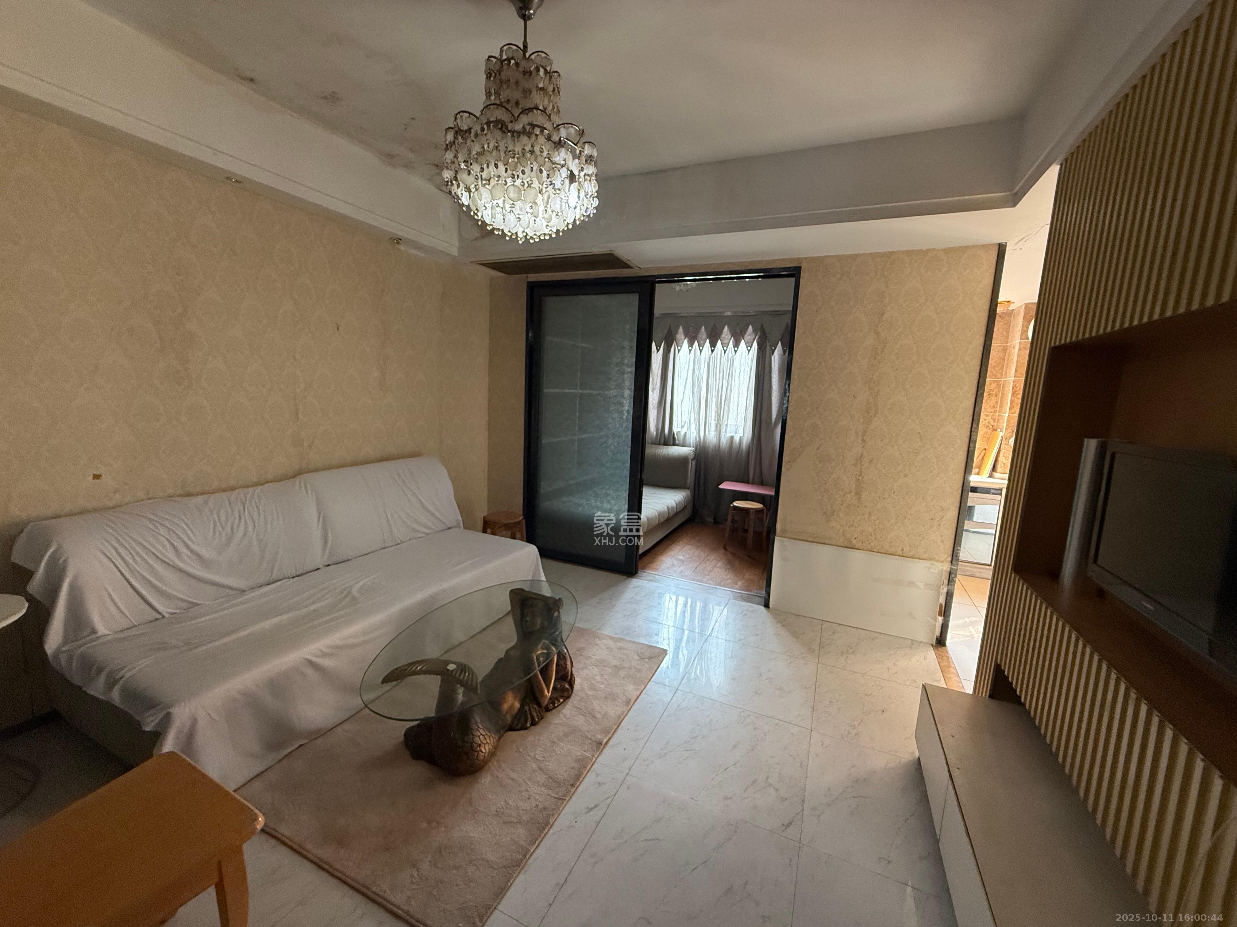 钱隆学府一、二期  1室1厅1卫    1400.0元/月 钱隆学府一、二期  1室1厅1卫    1400.0元/月室内图