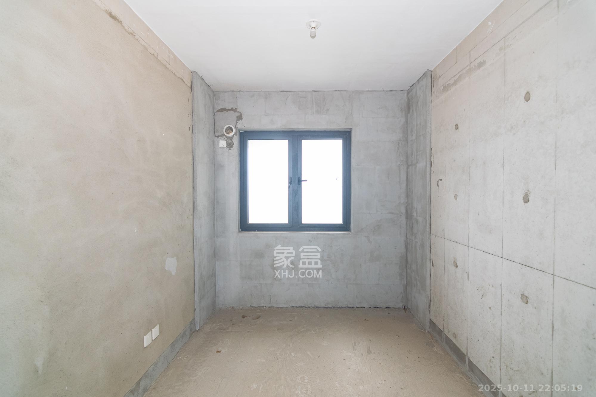 中粮鸿云 4室2厅2卫 80.0万 中粮鸿云 4室2厅2卫 80.0万卧室