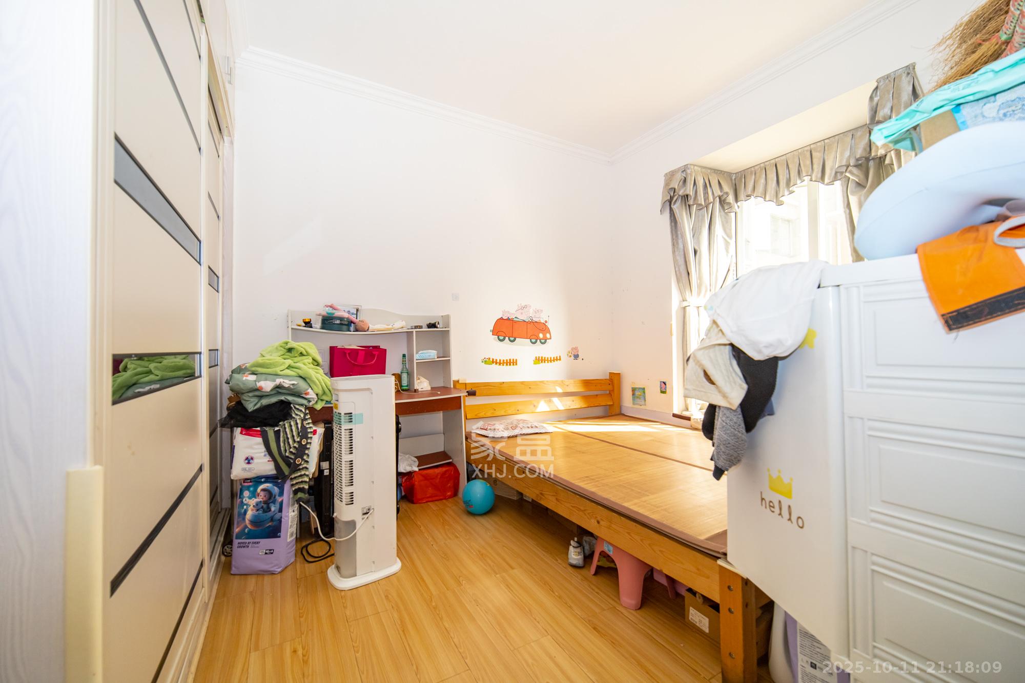 恒广国际景园一二区  2室2厅1卫    54.0万 恒广国际景园一二区  2室2厅1卫    54.0万卧室