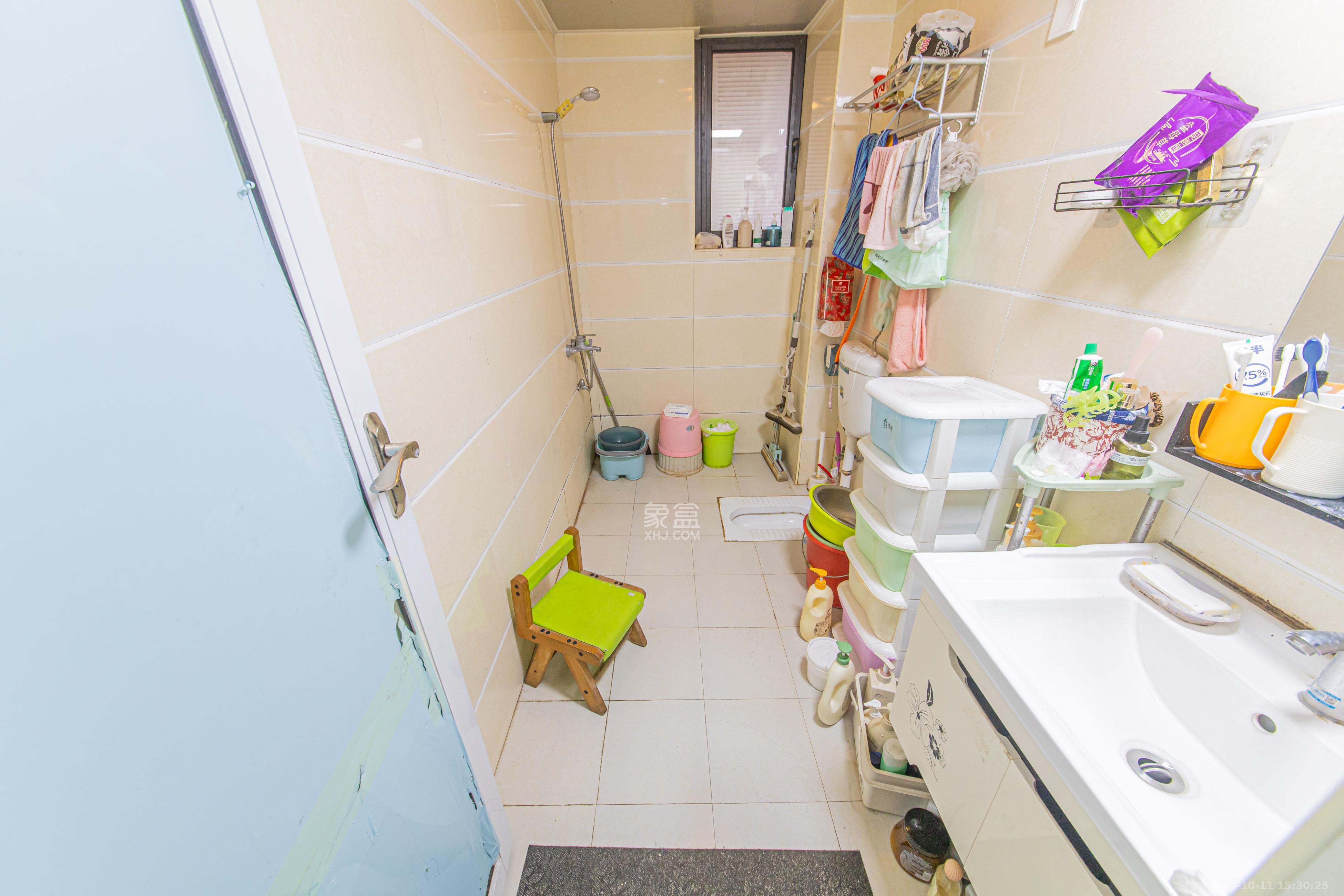 中信凯旋蓝岸(中信新城三期) 3室2厅1卫 1900.0元/月 中信凯旋蓝岸(中信新城三期) 3室2厅1卫 1900.0元/月室内图