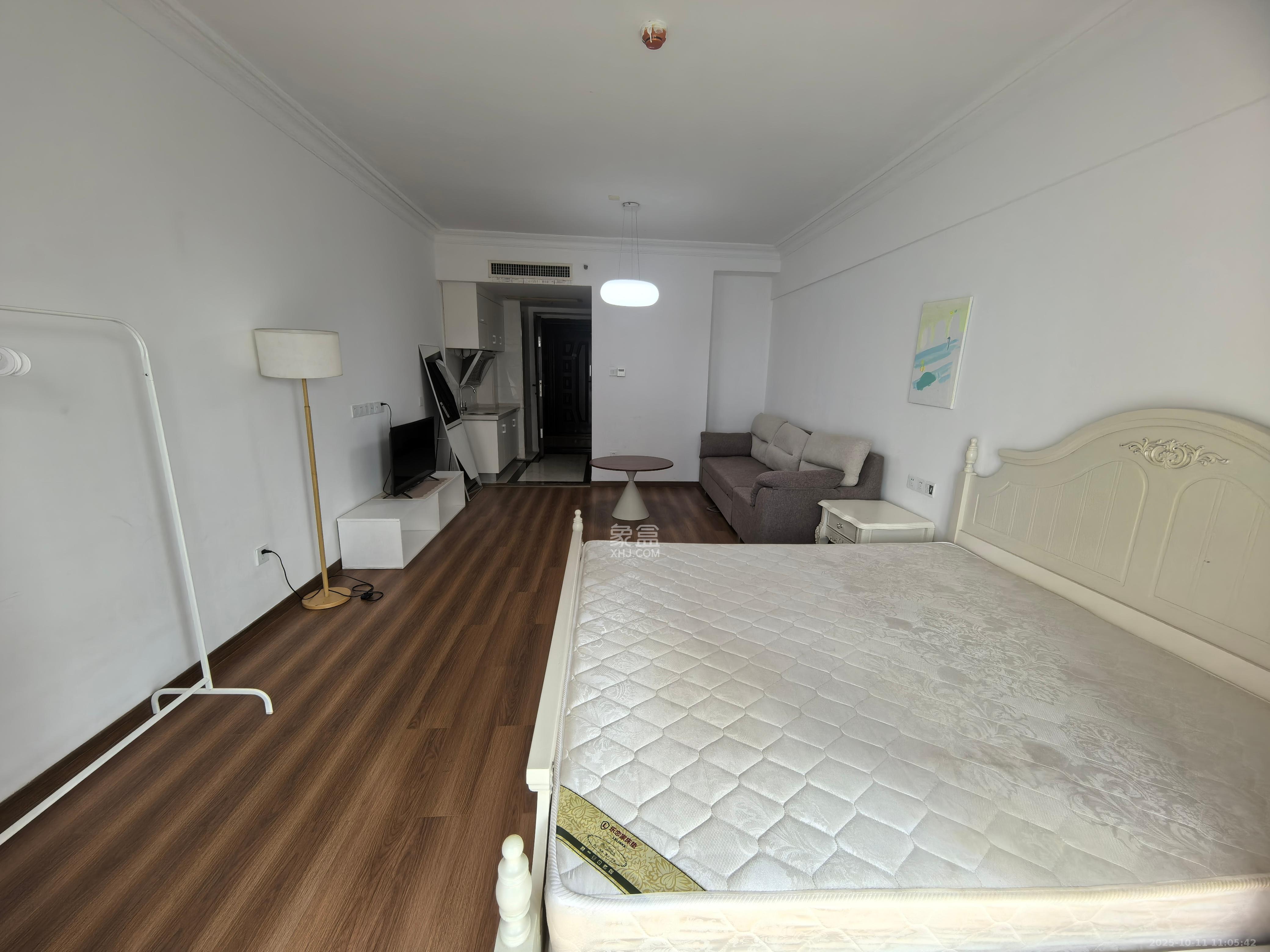 保利国际广场  1室1厅1卫    2000.0元/月