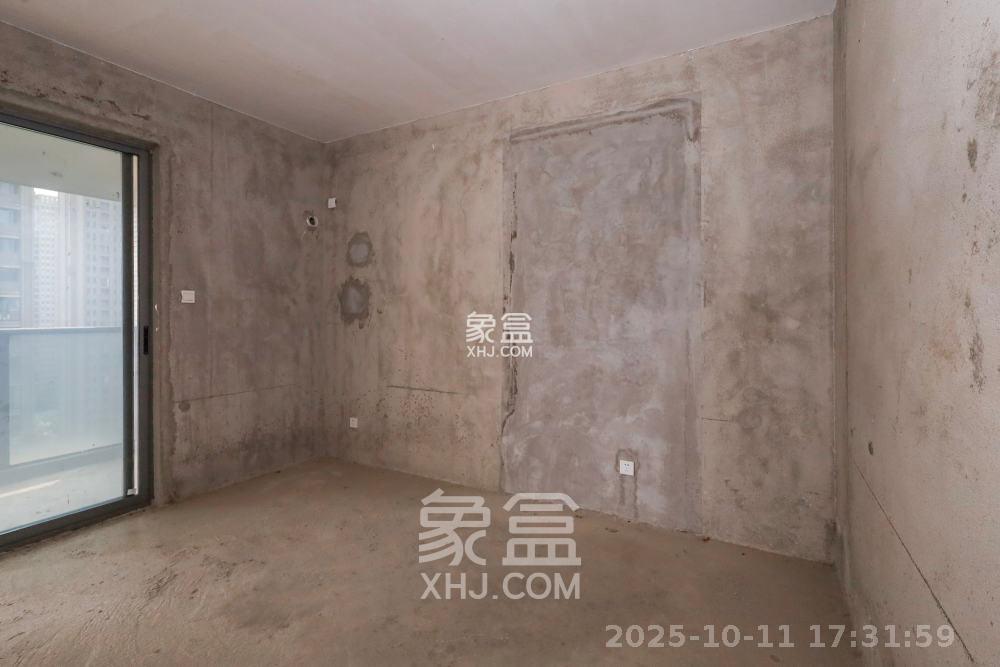 八方小区C区  3室2厅2卫    3200.0元/月