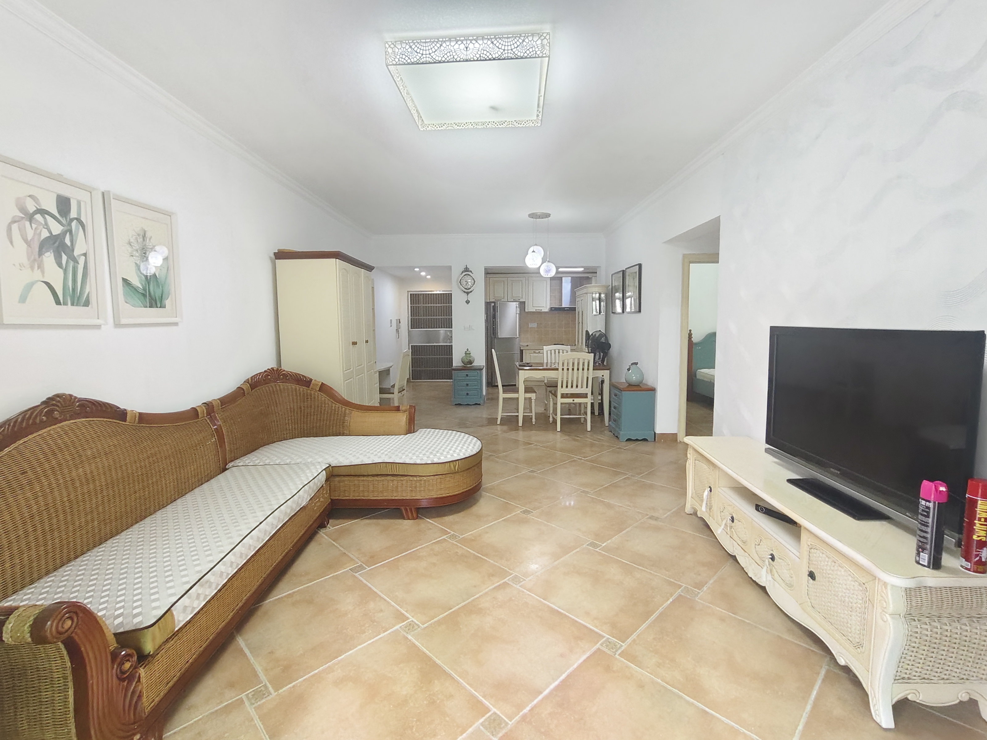 现代花园一期 2室2厅1卫 120.0万 现代花园一期 2室2厅1卫 120.0万客厅