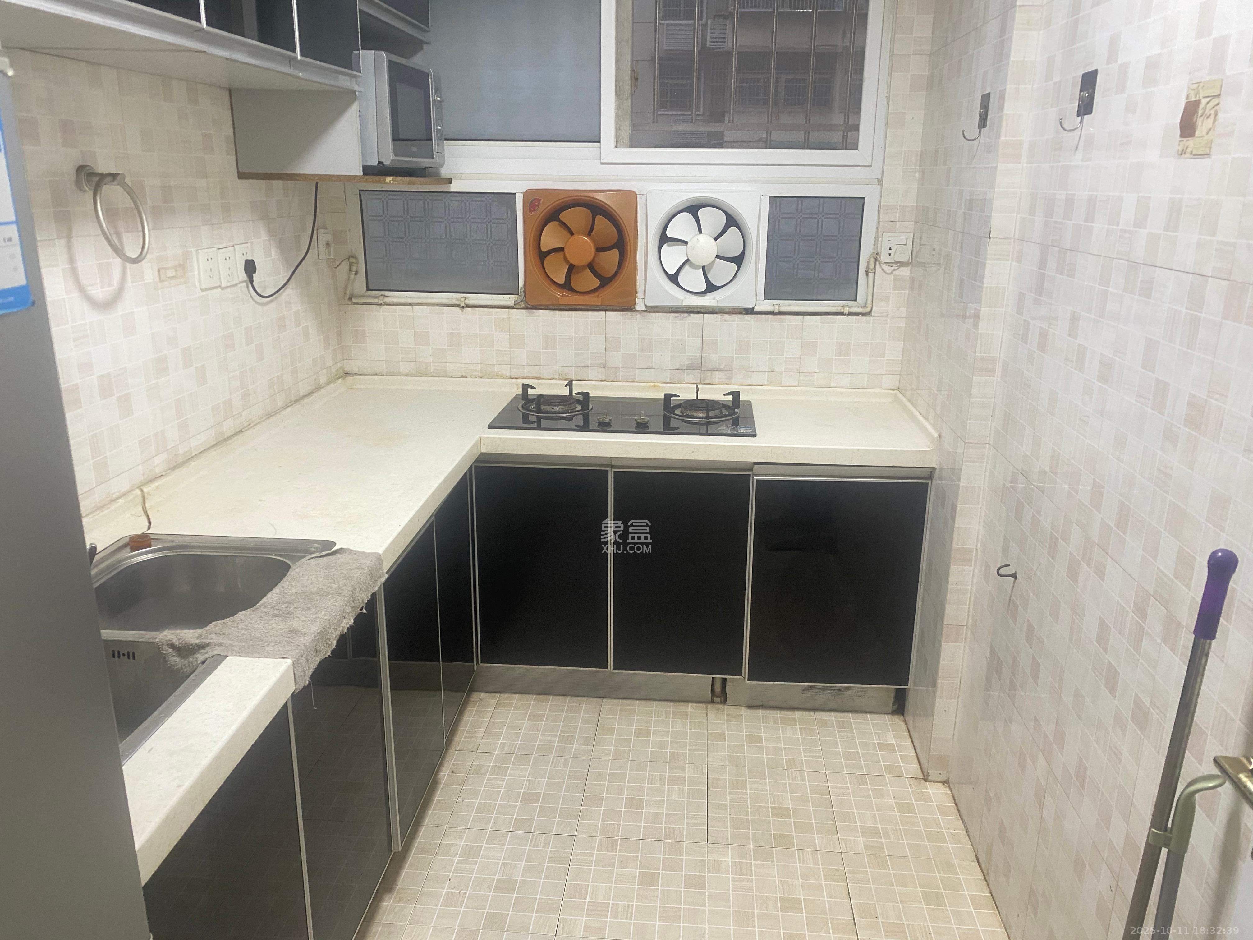 白沙啤酒公寓  2室2厅1卫    1800.0元/月 白沙啤酒公寓  2室2厅1卫    1800.0元/月室内图