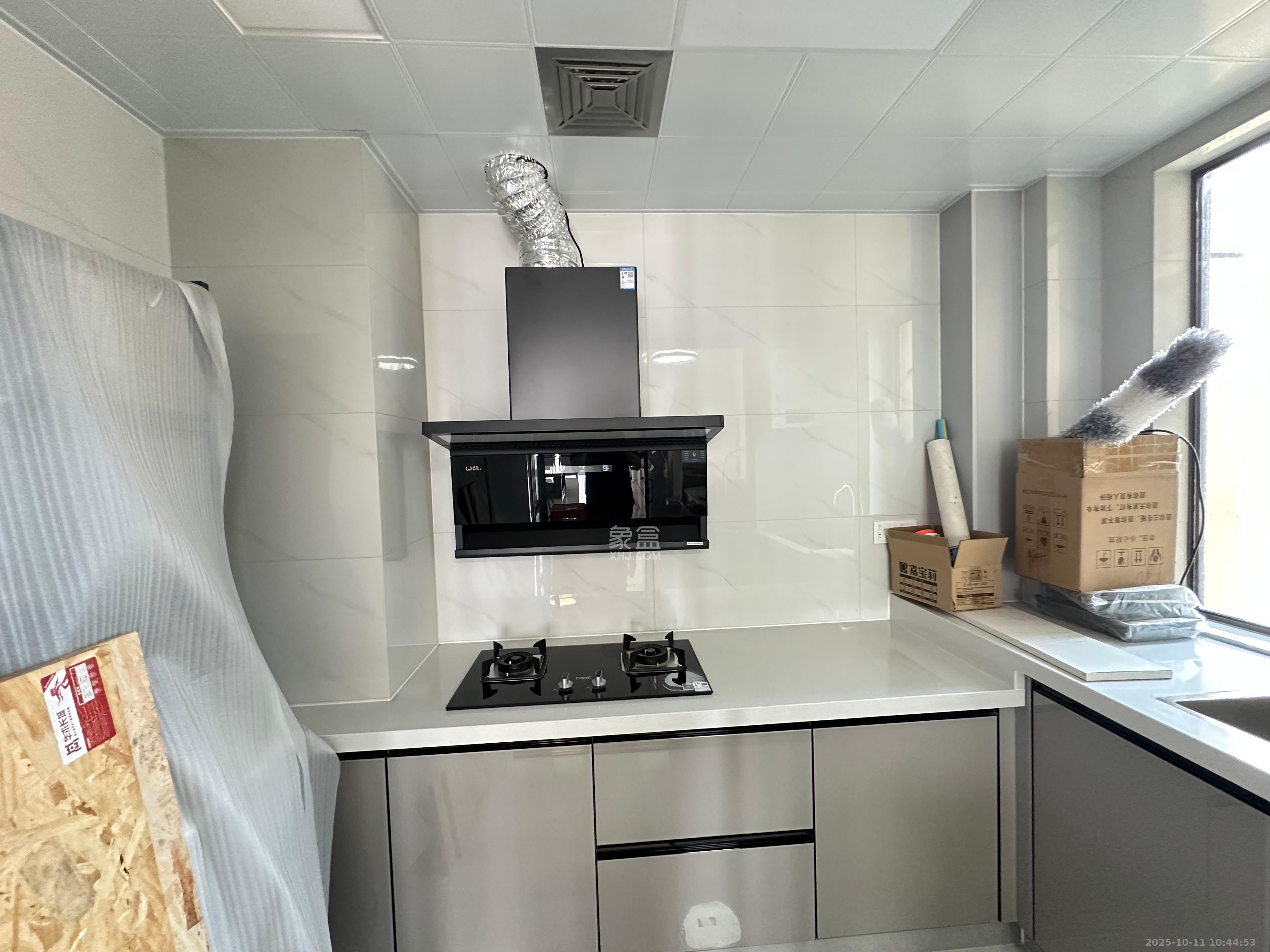 岭福家苑(天心佳苑) 3室2厅2卫 3300.0元/月 岭福家苑(天心佳苑) 3室2厅2卫 3300.0元/月室内图