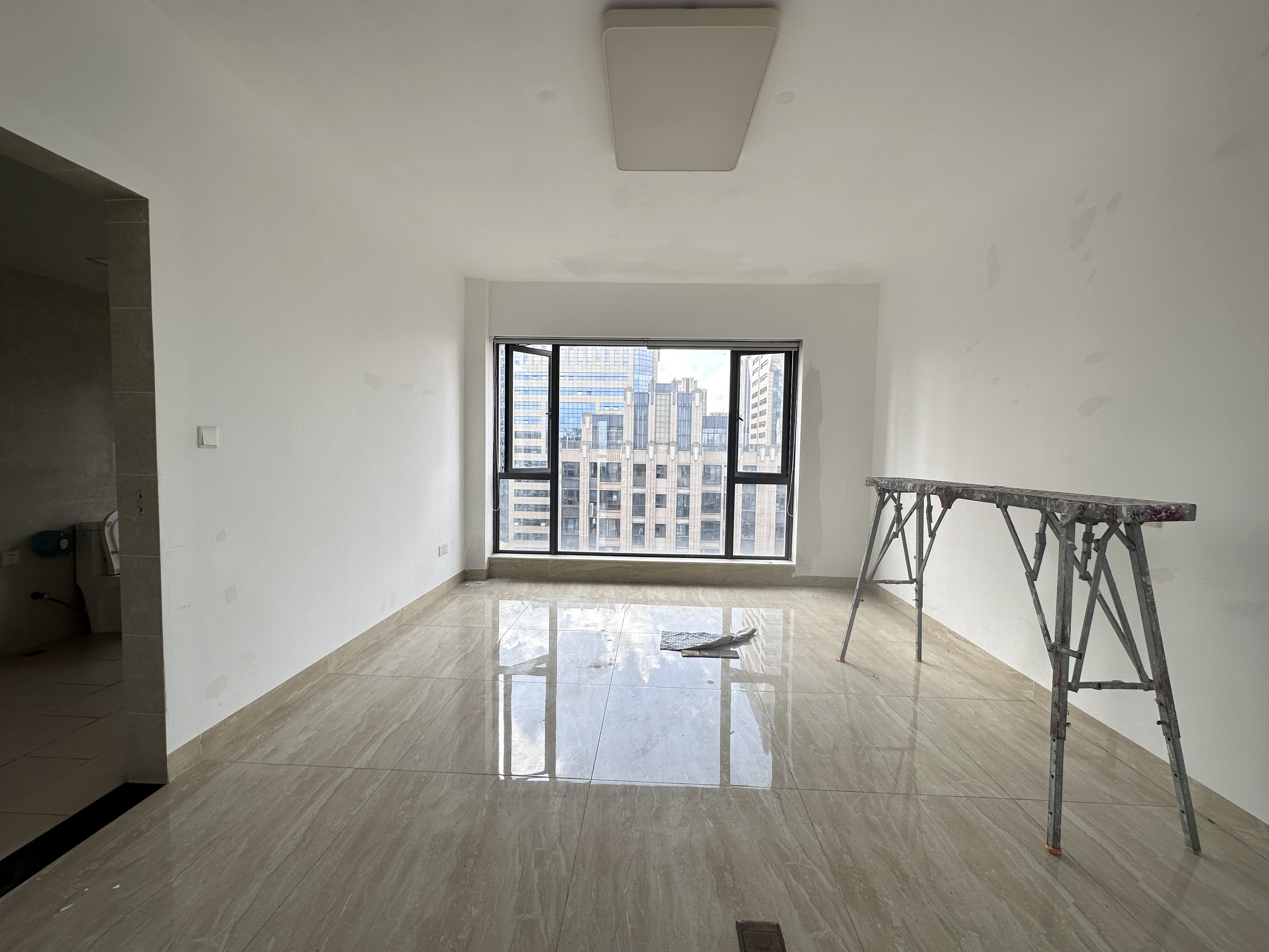 海航豪庭北苑  7室2厅4卫    13000.0元/月室内图