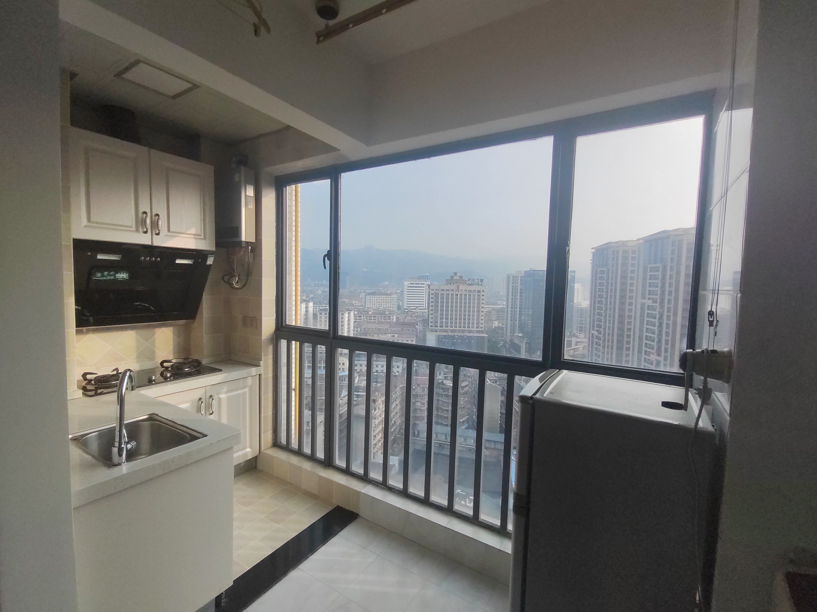 逸臣中央 1室1厅1卫 1500.0元/月 逸臣中央 1室1厅1卫 1500.0元/月室内图