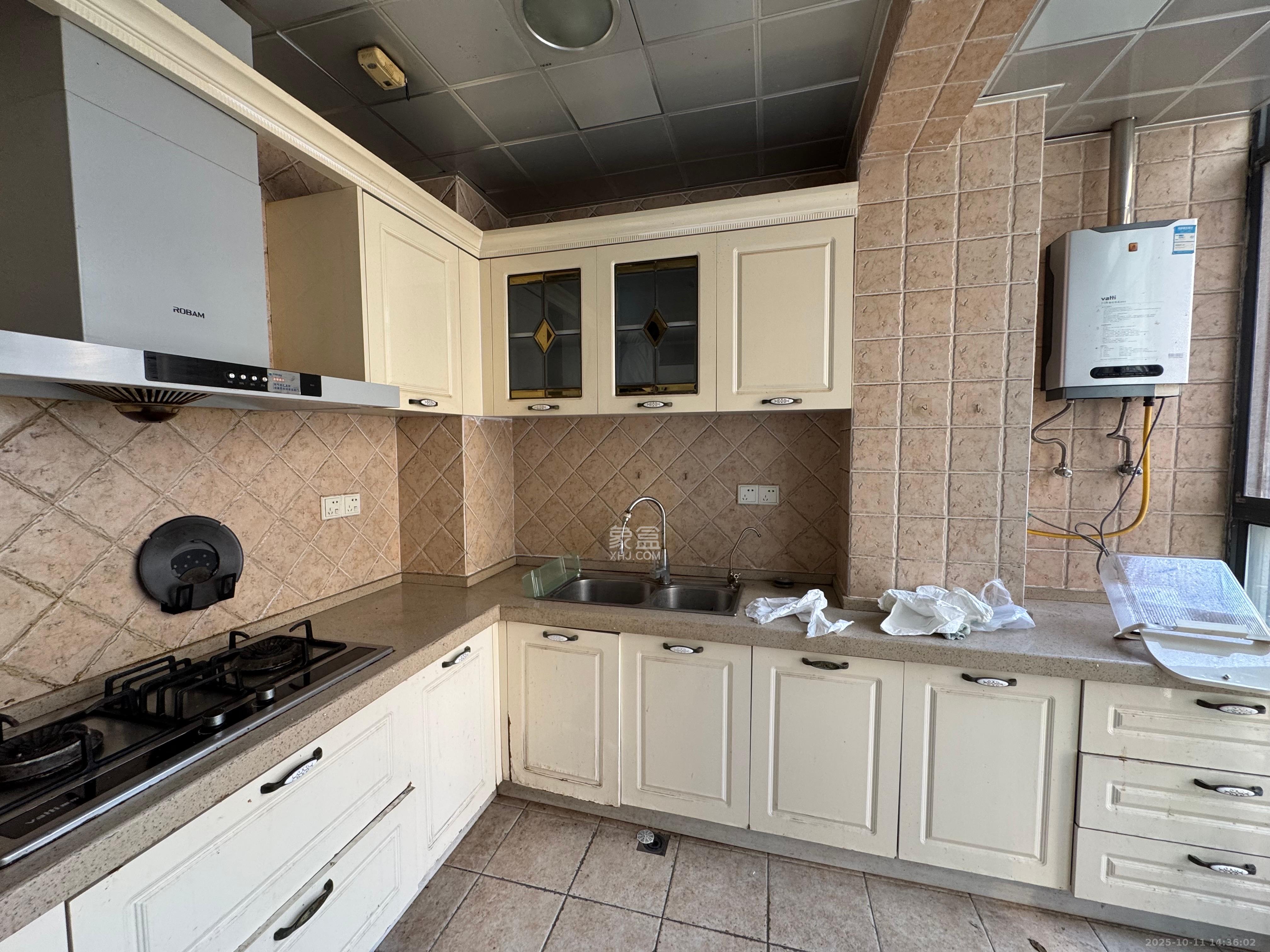 茂华国际湘  3室2厅2卫    3000.0元/月 茂华国际湘  3室2厅2卫    3000.0元/月室内图