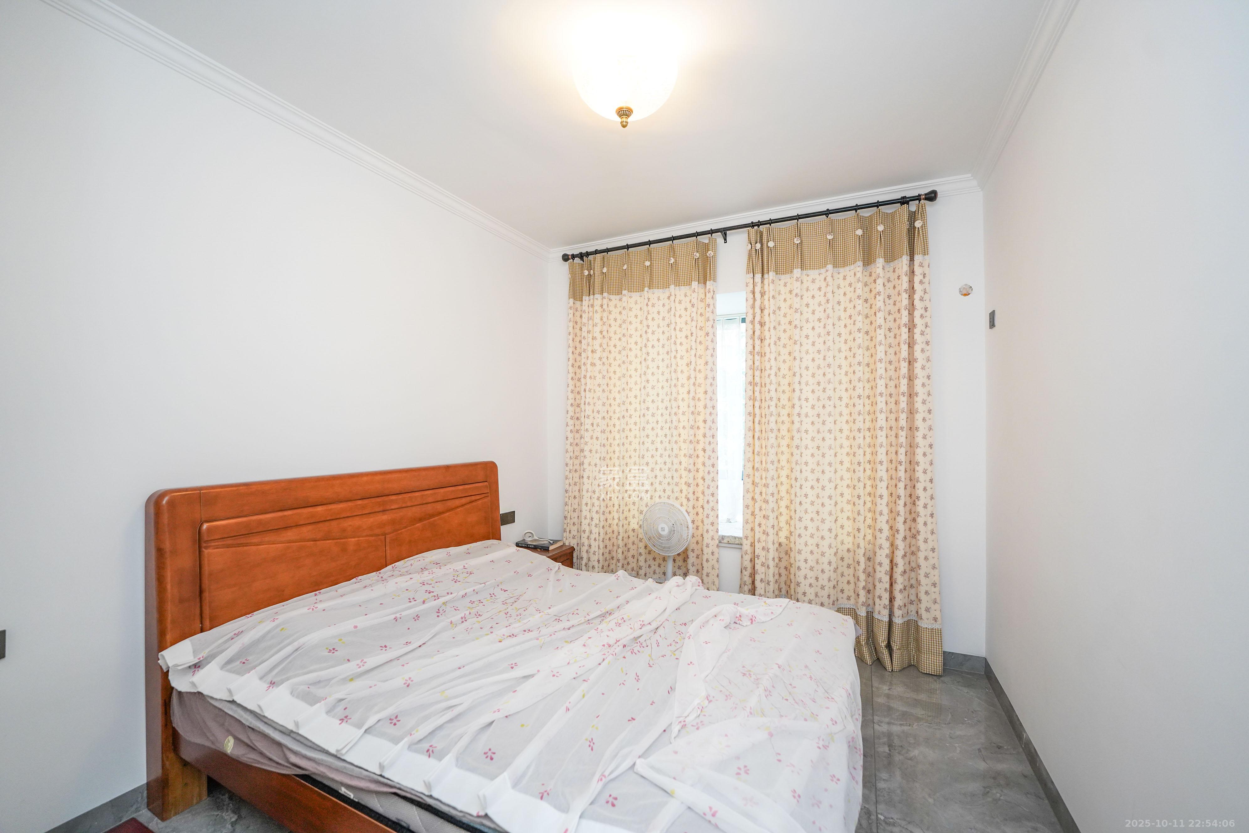 和美星城 3室2厅2卫 102.0万 和美星城 3室2厅2卫 102.0万卧室