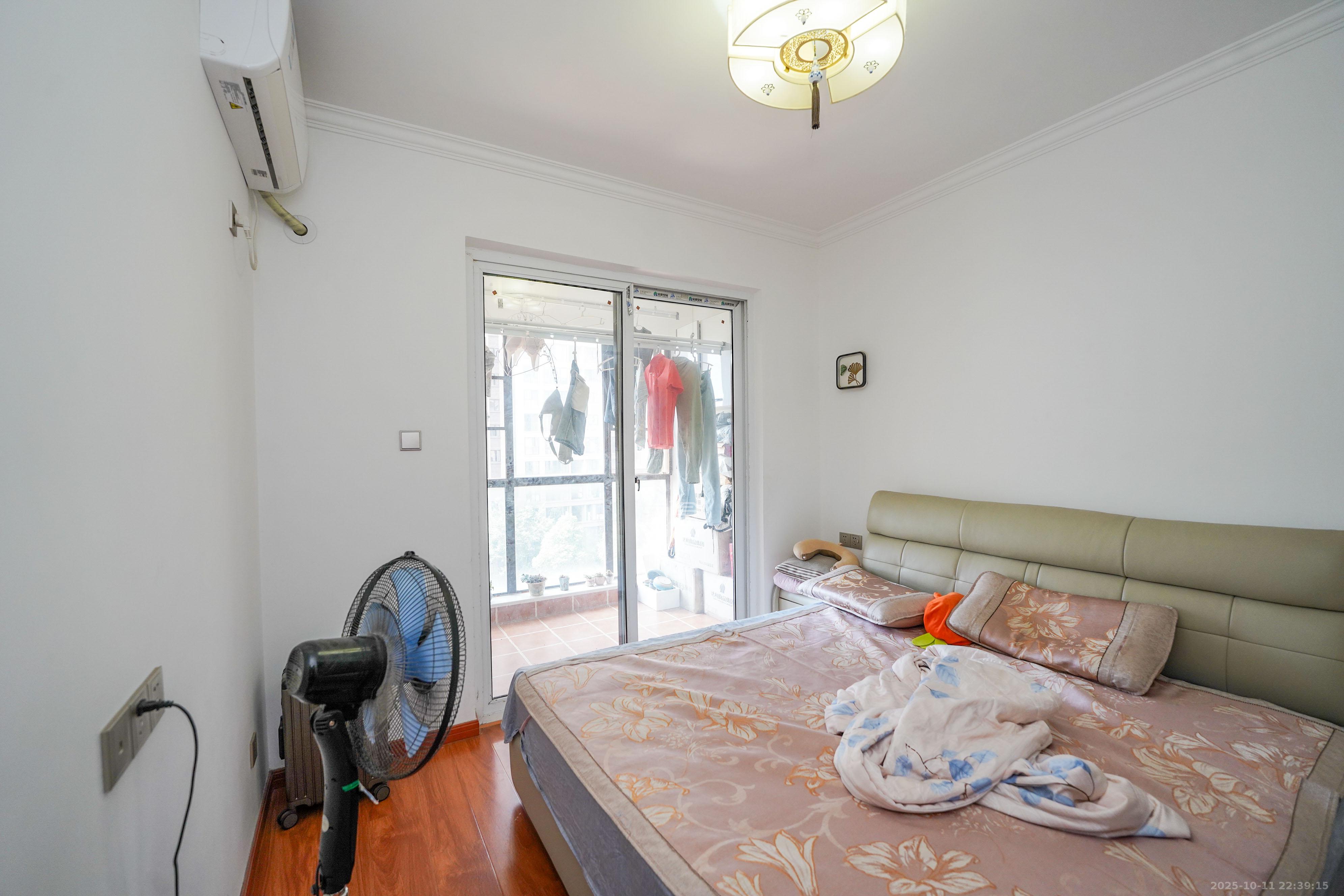 绿地新都会 2室2厅1卫 52.8万 绿地新都会 2室2厅1卫 52.8万卧室