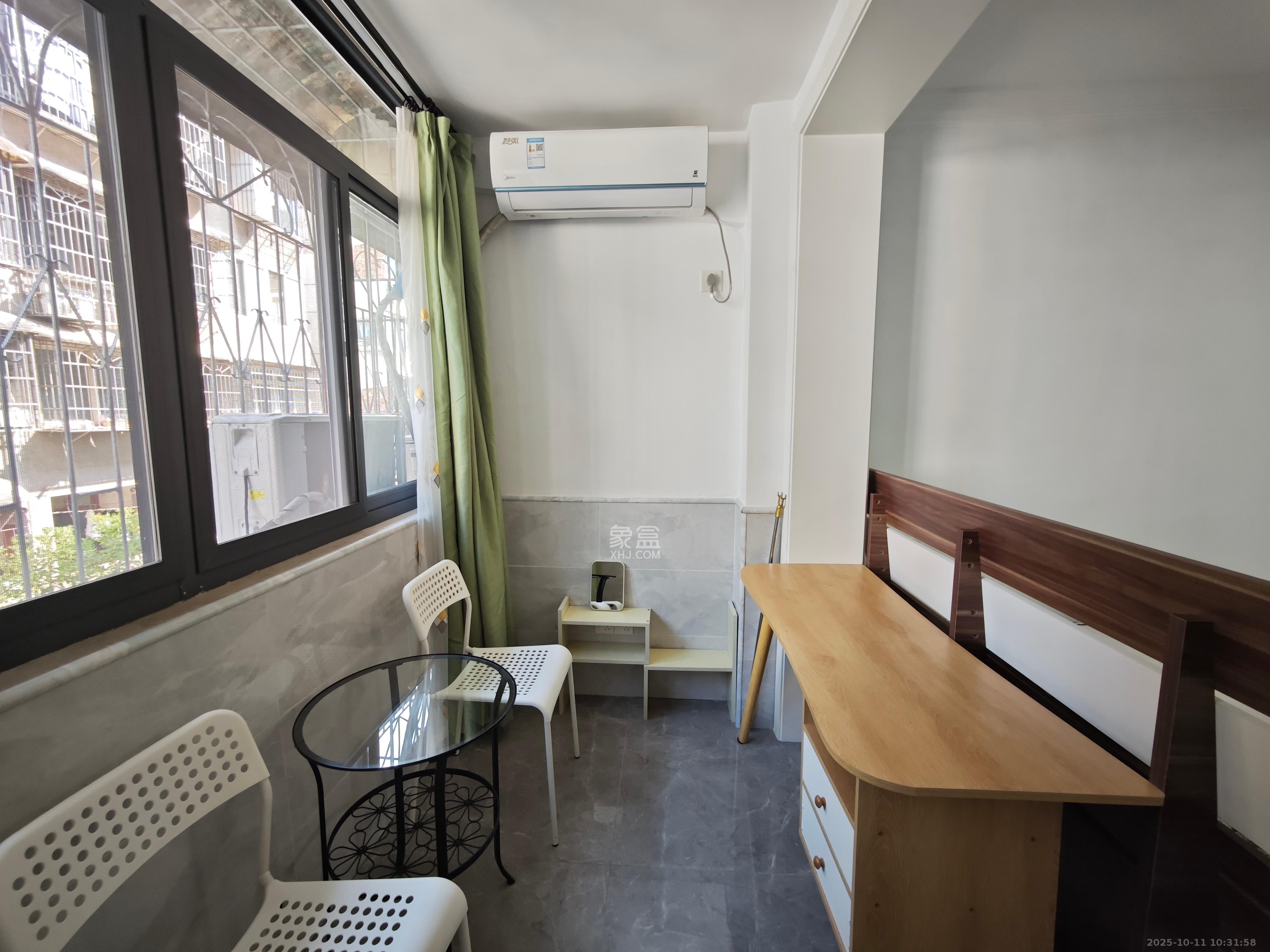 崇文里、崇圣里散盘  3室1厅1卫    2900.0元/月室内图