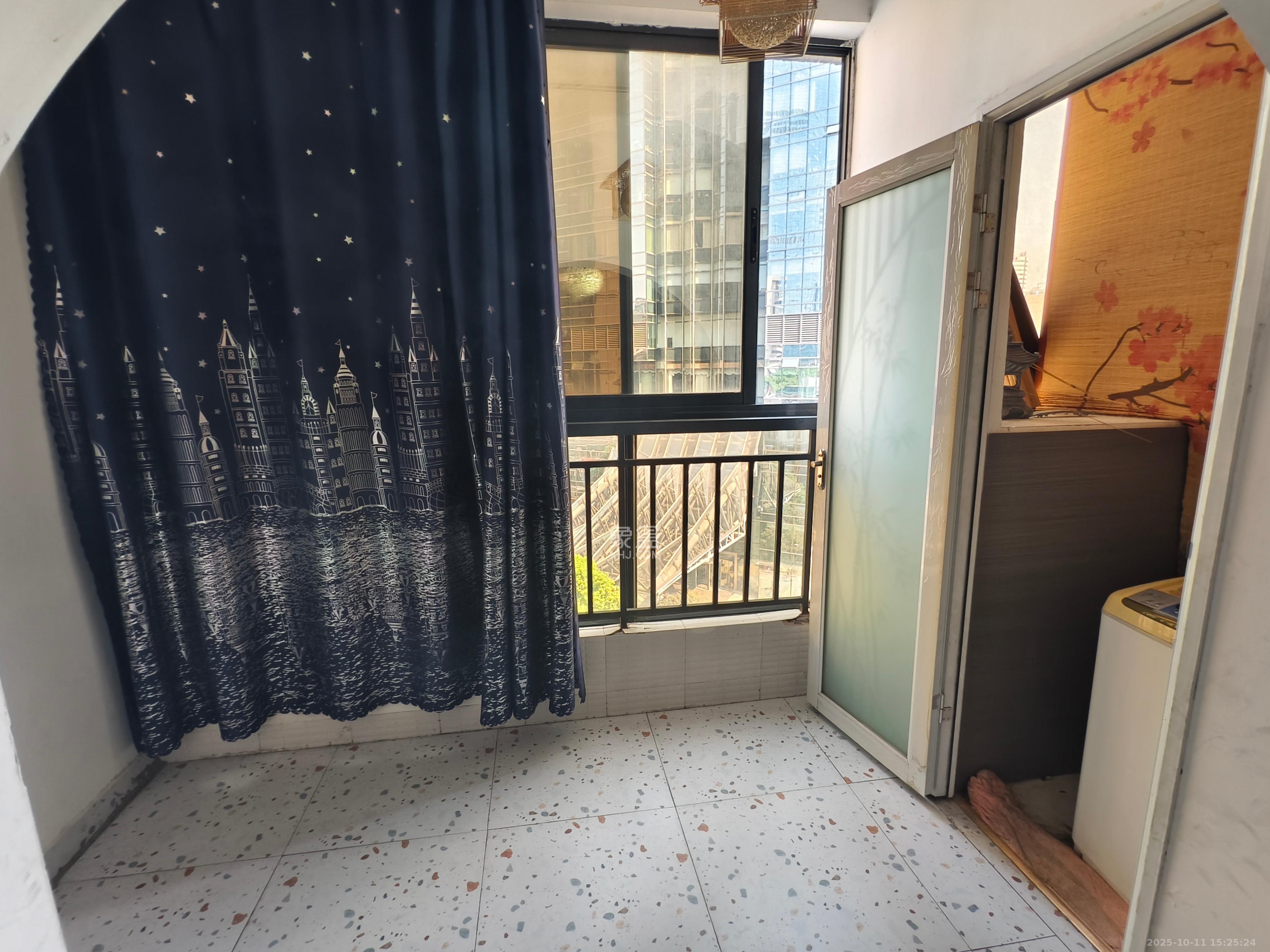 七彩丽都  1室1厅1卫    2000.0元/月室内图