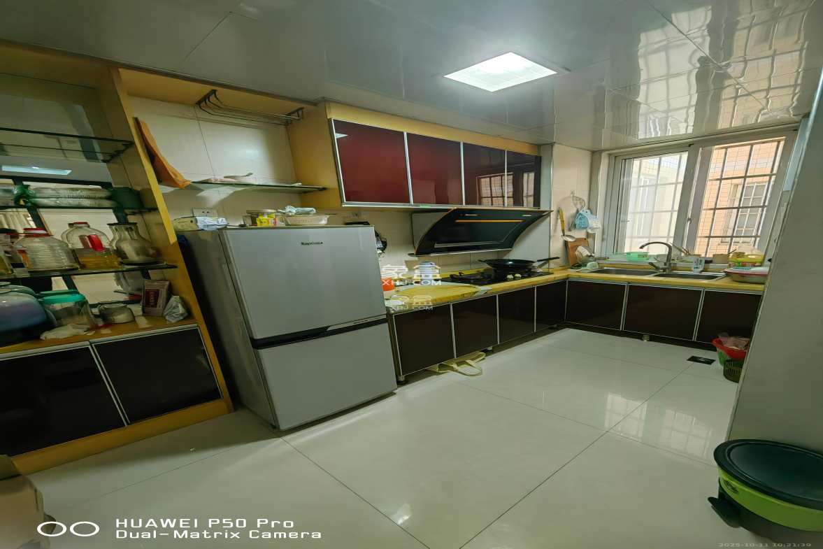 圣力华苑 1室1厅1卫 1150.0元/月 圣力华苑 1室1厅1卫 1150.0元/月室内图