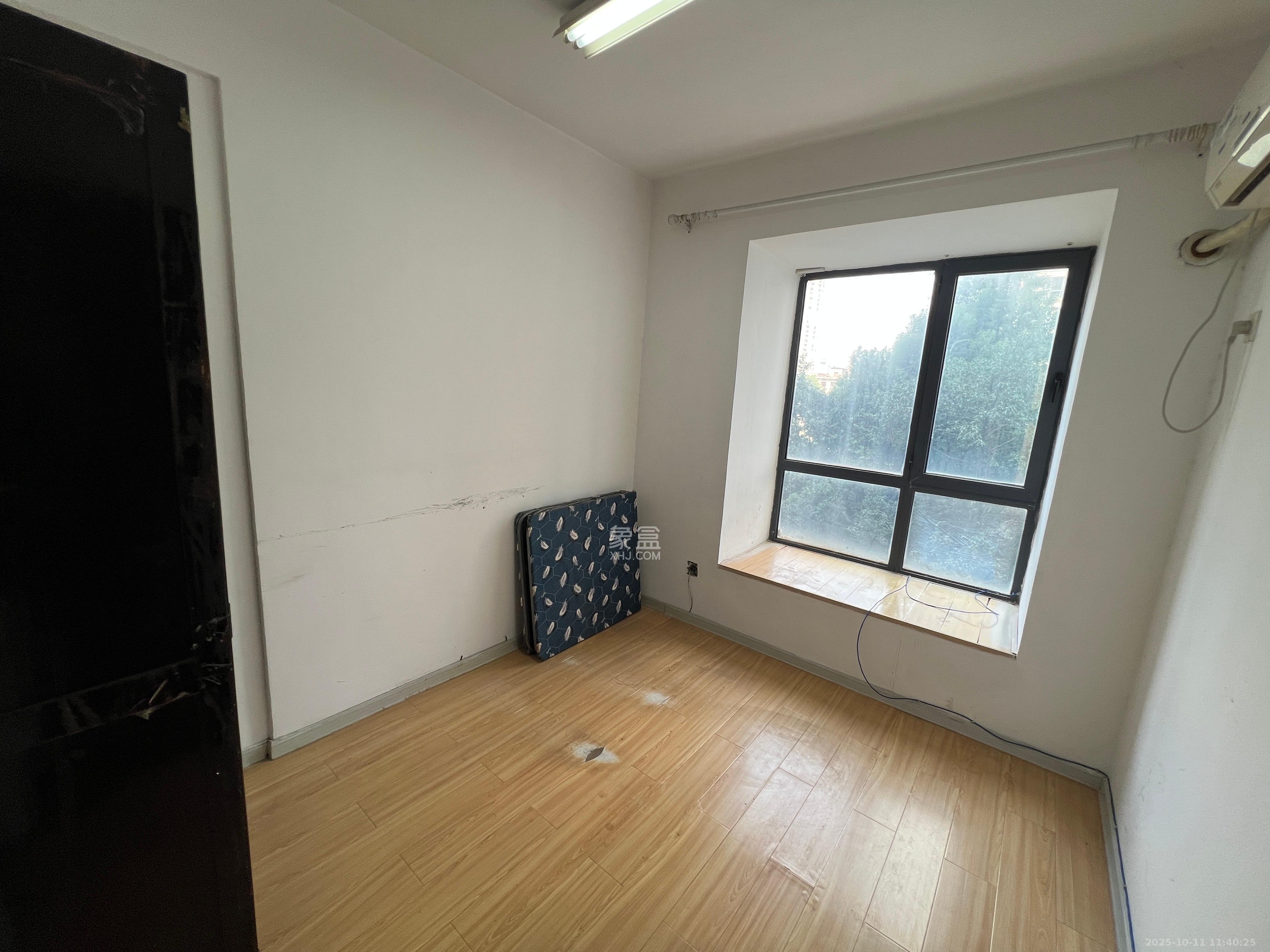 三万英尺  1室0厅2卫    3800.0元/月室内图