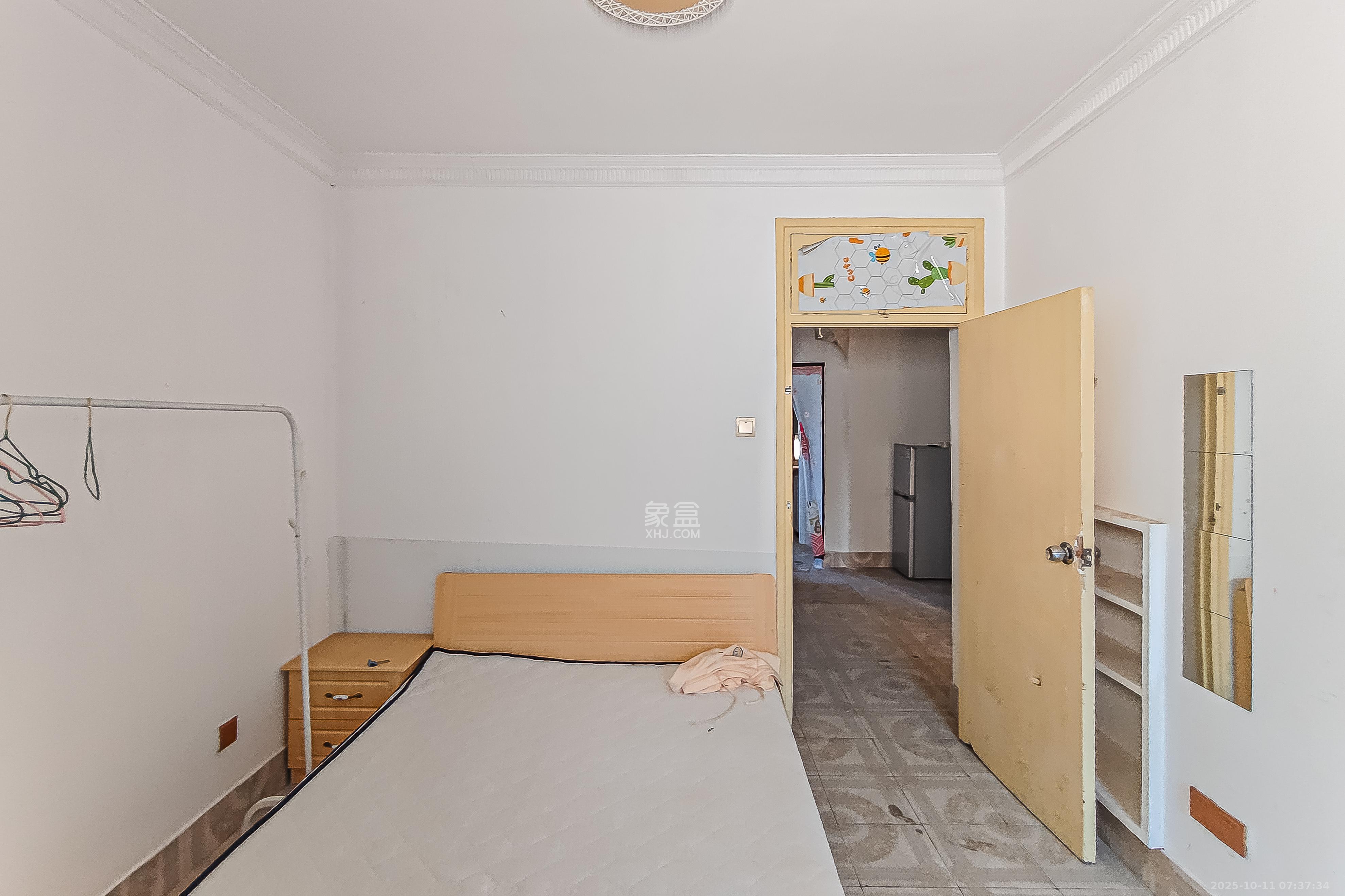 开发公司宿舍  1室1厅1卫    35.0万卧室