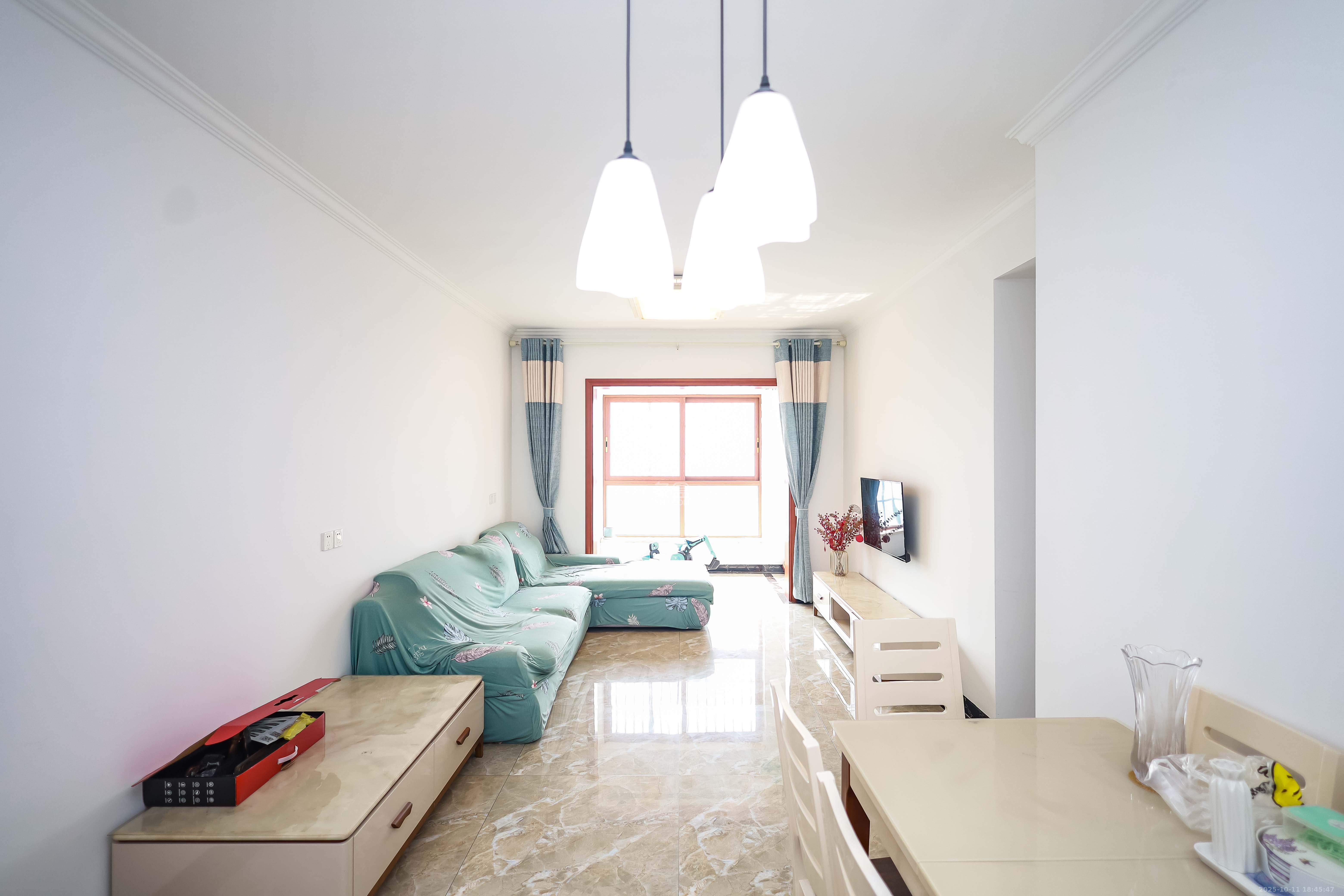 天麓尚层  3室2厅1卫    70.0万