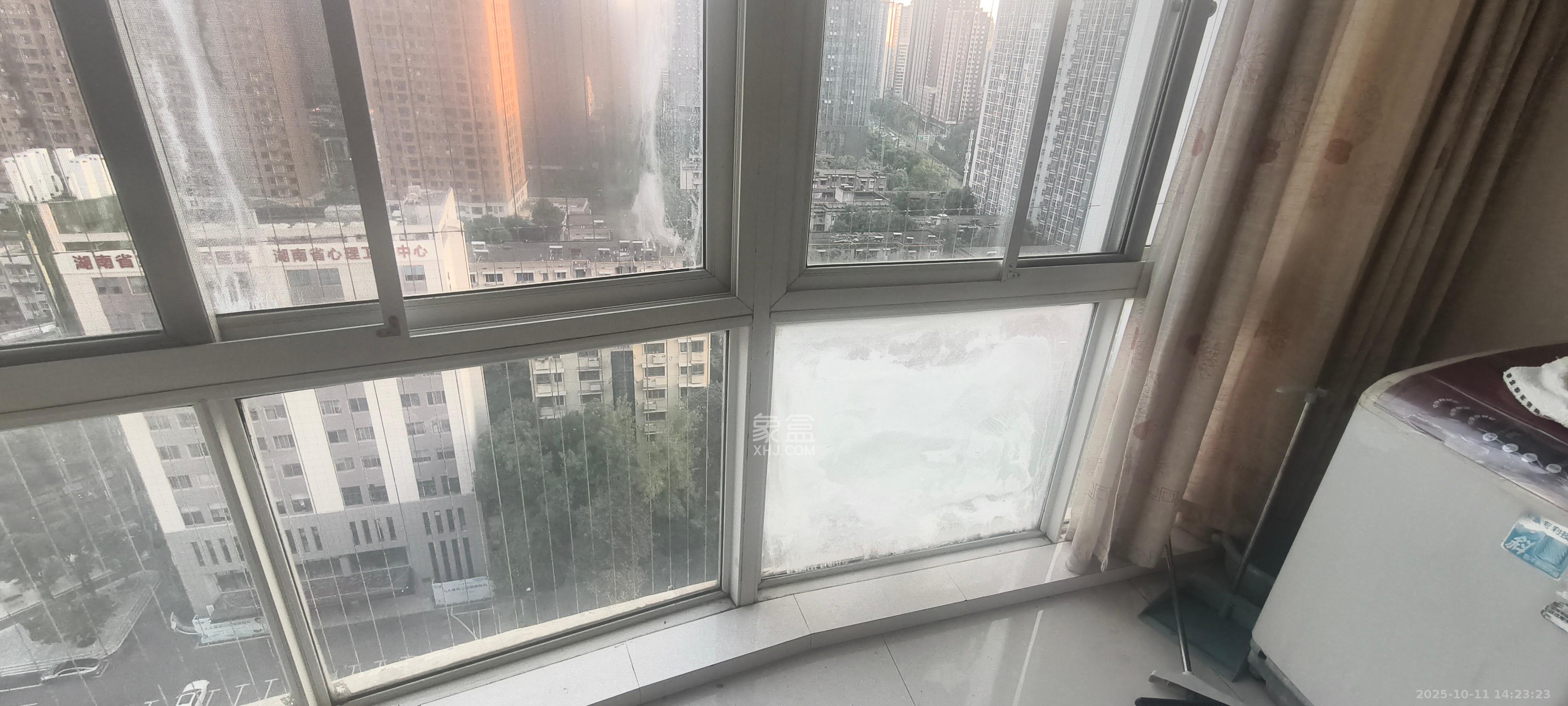 新芙蓉之都 2室2厅1卫 2600.0元/月 新芙蓉之都 2室2厅1卫 2600.0元/月室内图