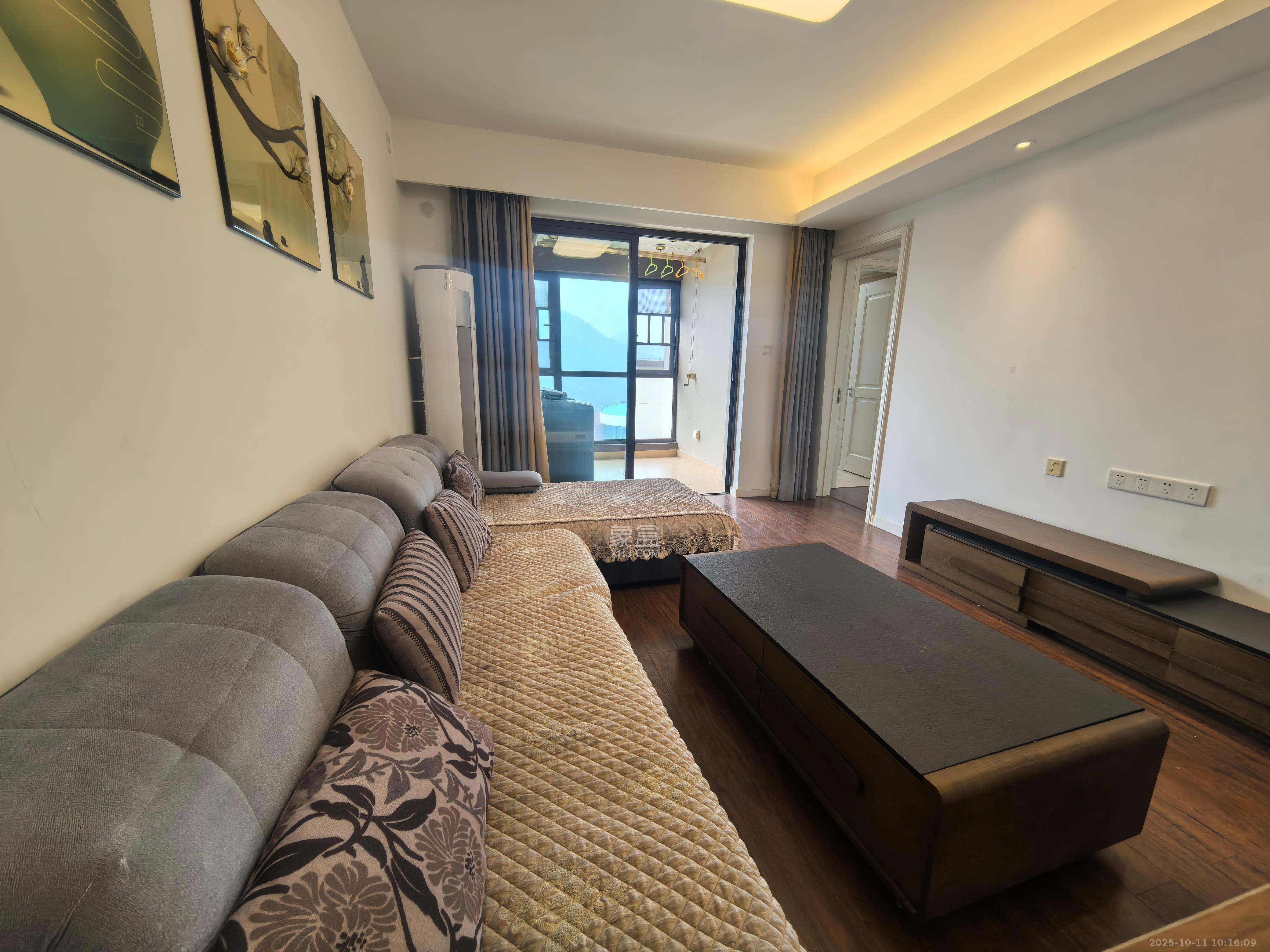 万科里梅溪郡  3室2厅2卫    3500.0元/月 万科里梅溪郡  3室2厅2卫    3500.0元/月室内图