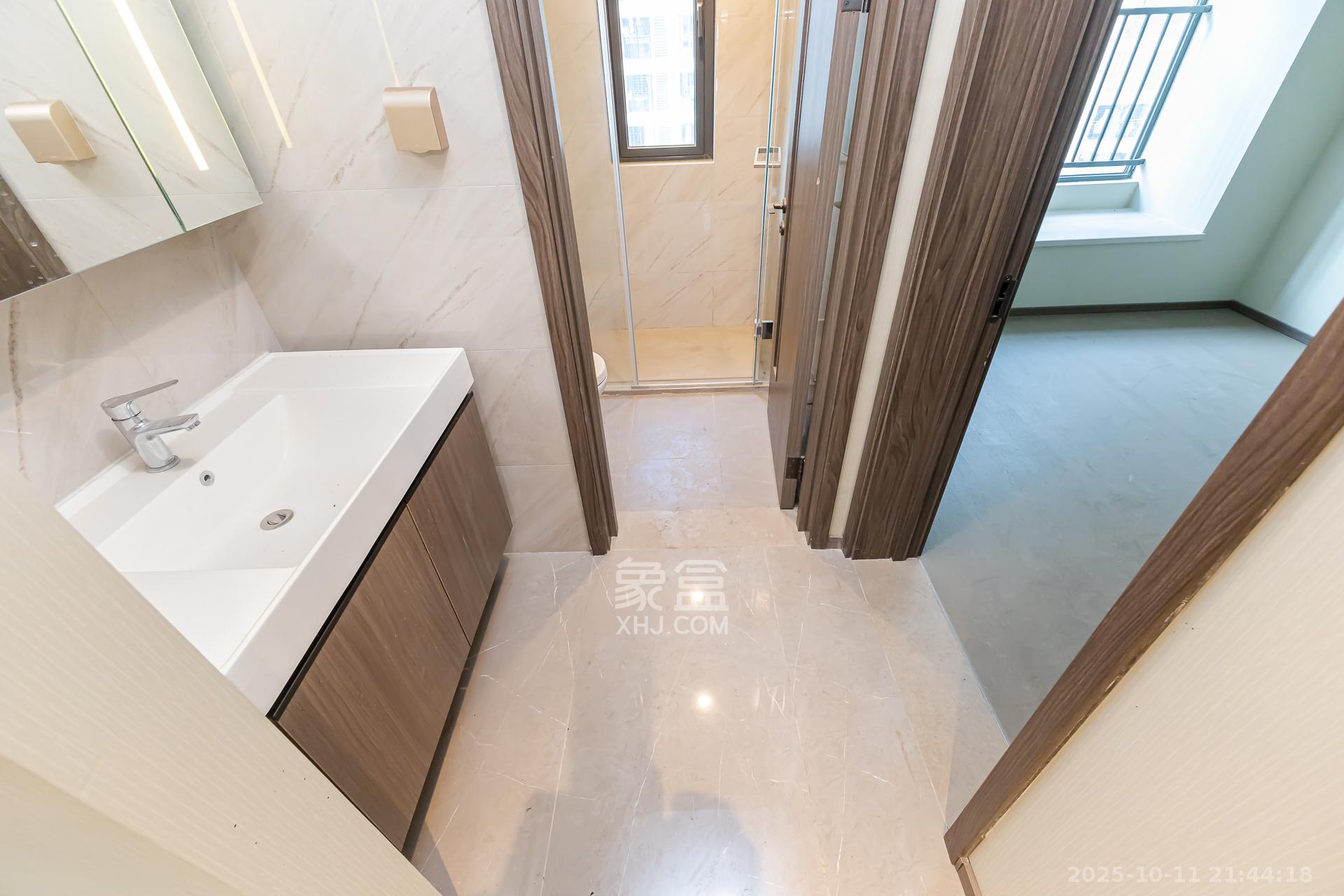 龙湖翠湖壹号  1室0厅0卫    132.0万卫生间