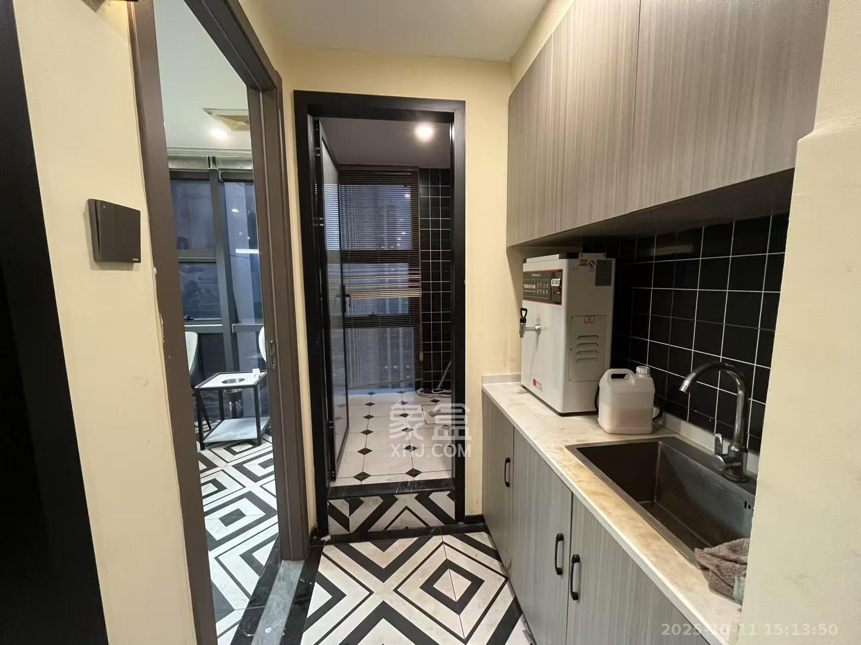 万坤图财富广场  4室1厅4卫    5800.0元/月 万坤图财富广场  4室1厅4卫    5800.0元/月室内图