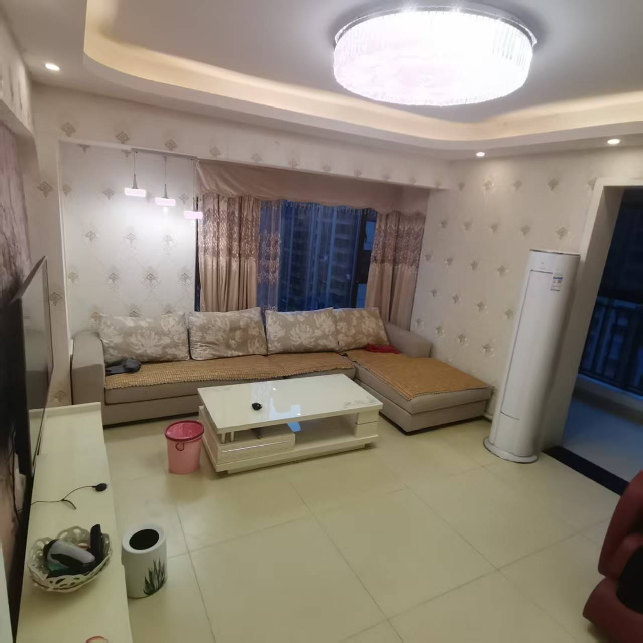 铂金汉宫  3室2厅2卫    2000.0元/月室内图