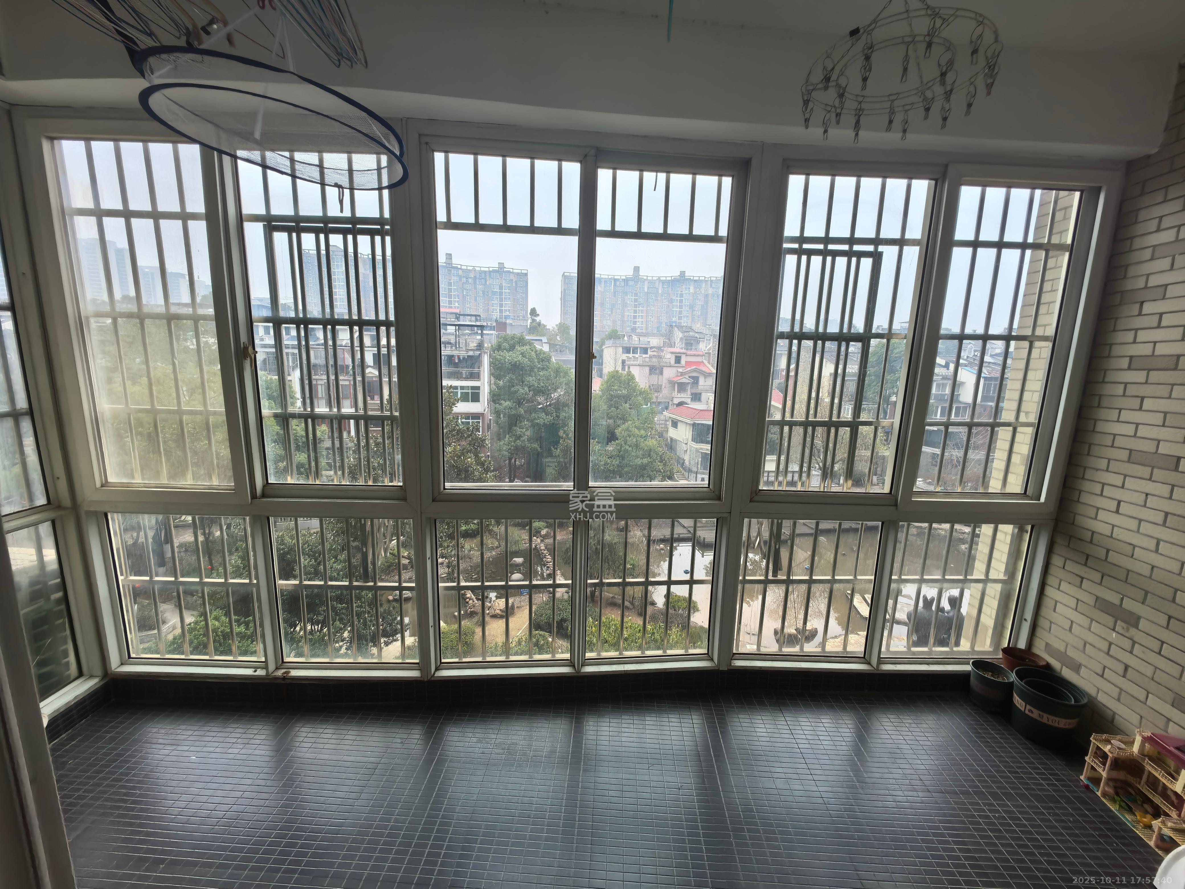 幸福里(幸福里一期) 1室2厅2卫 1800.0元/月 幸福里(幸福里一期) 1室2厅2卫 1800.0元/月室内图